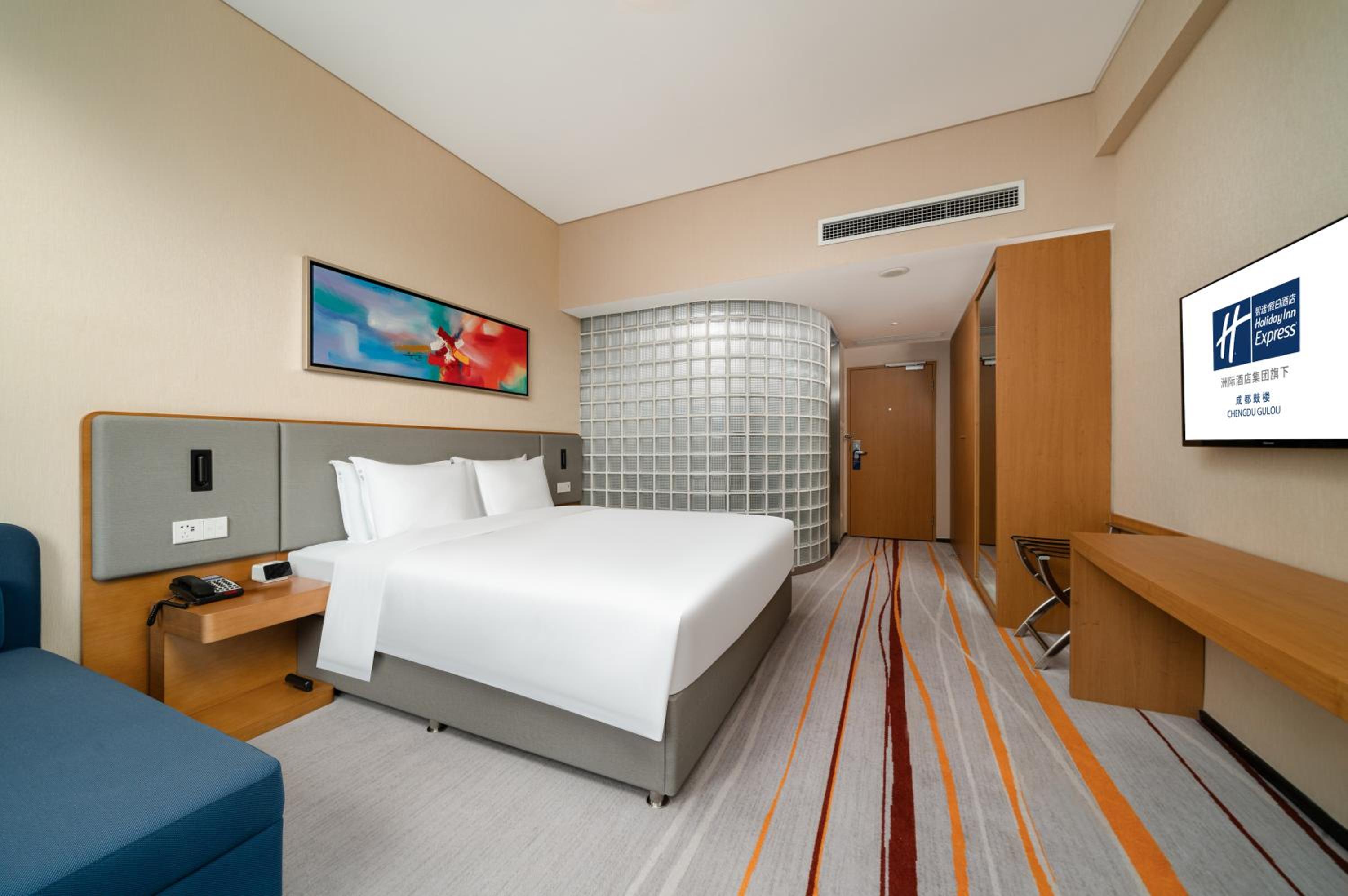 Standard King Room - Photo 4
