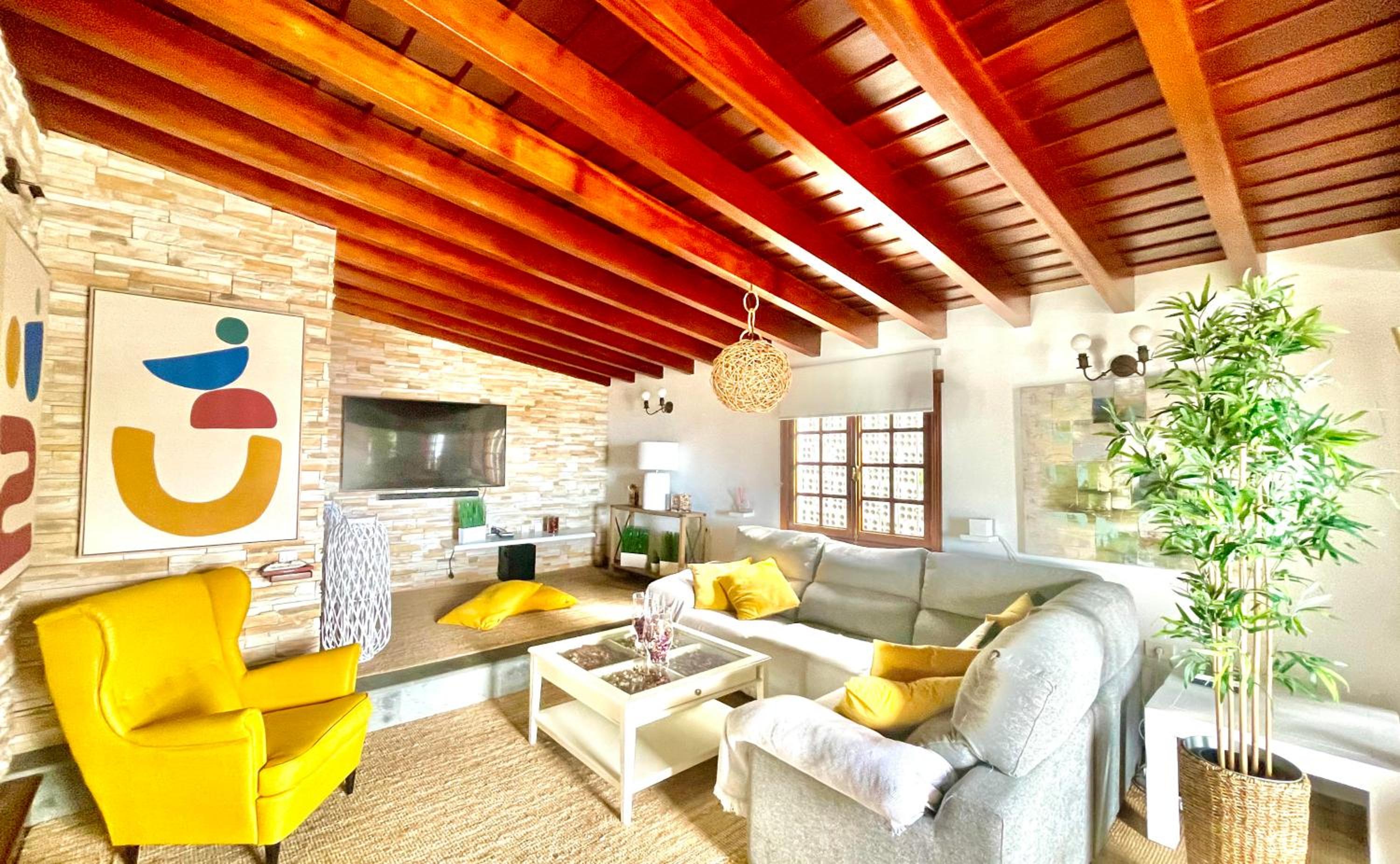 Villa photo 2