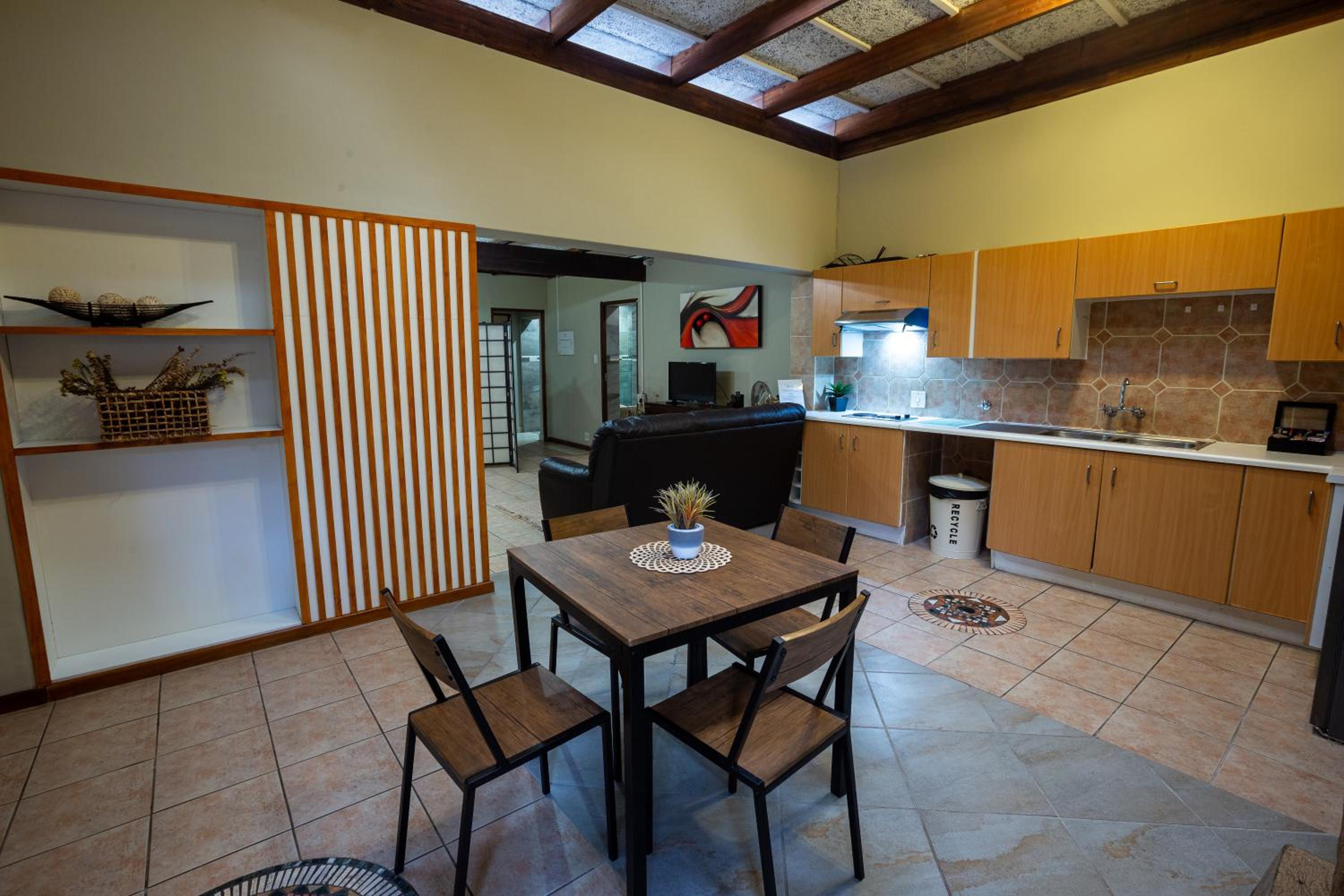 Apartment - Photo 4