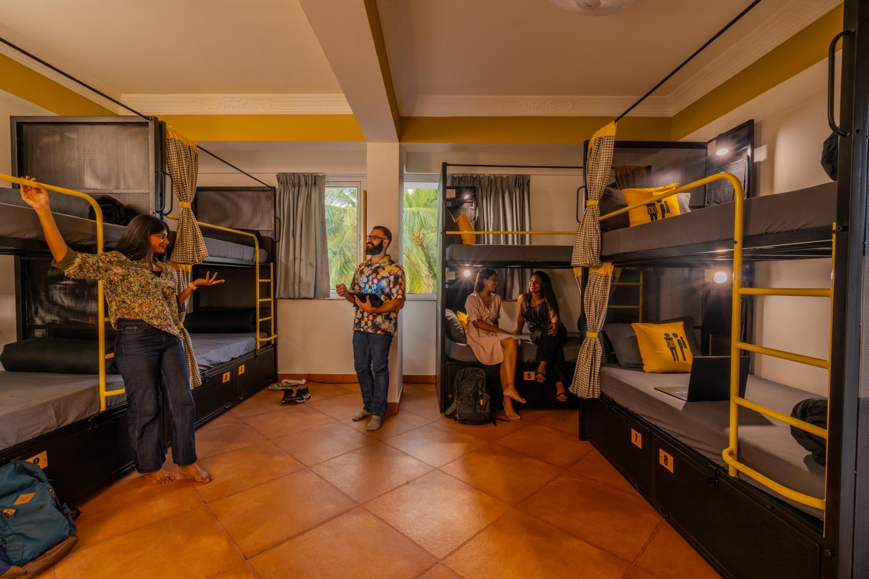 Bed in 8 Bed Mixed Dormitory with Balcony photo 2