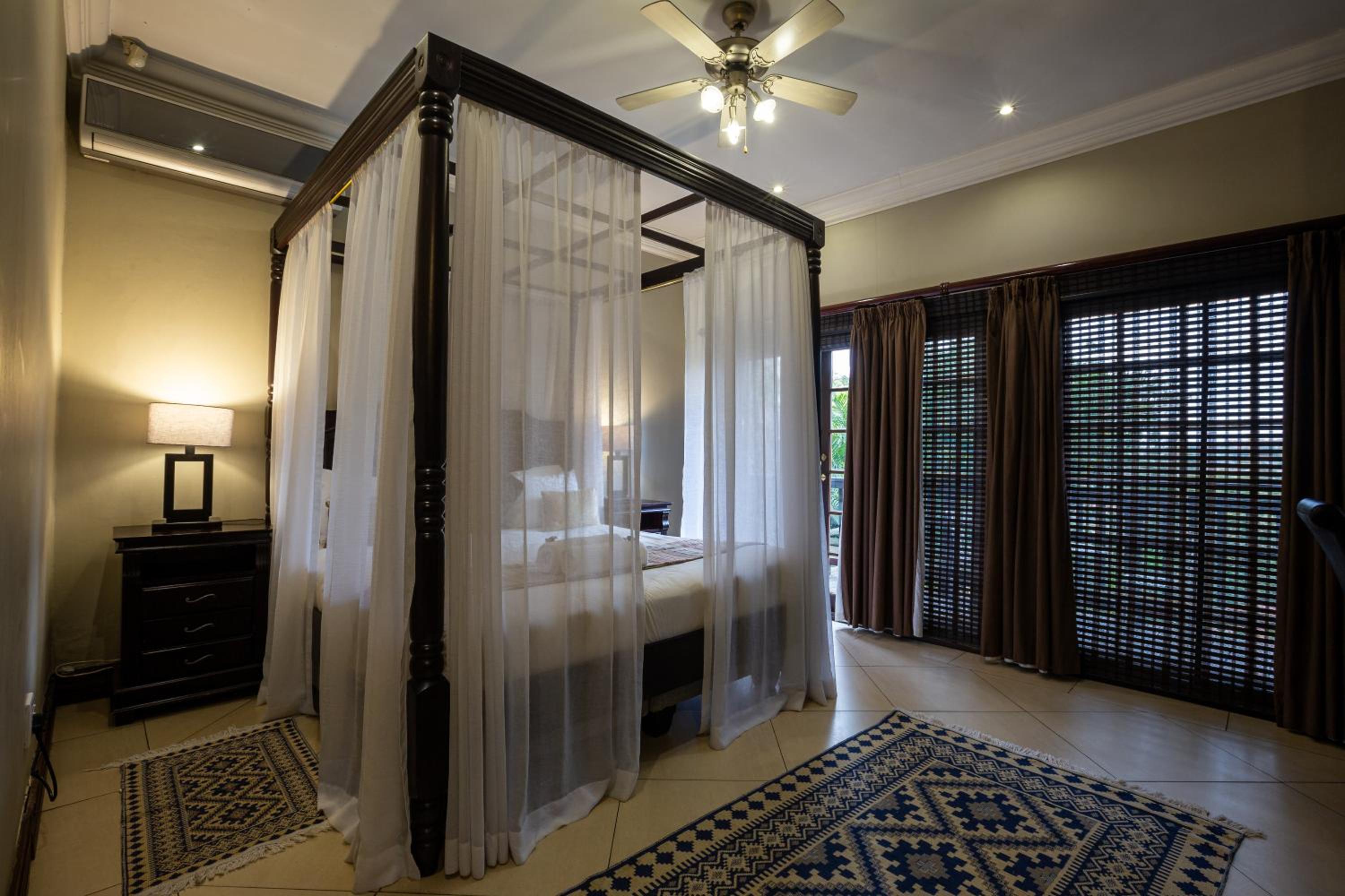 Suite - Photo 3