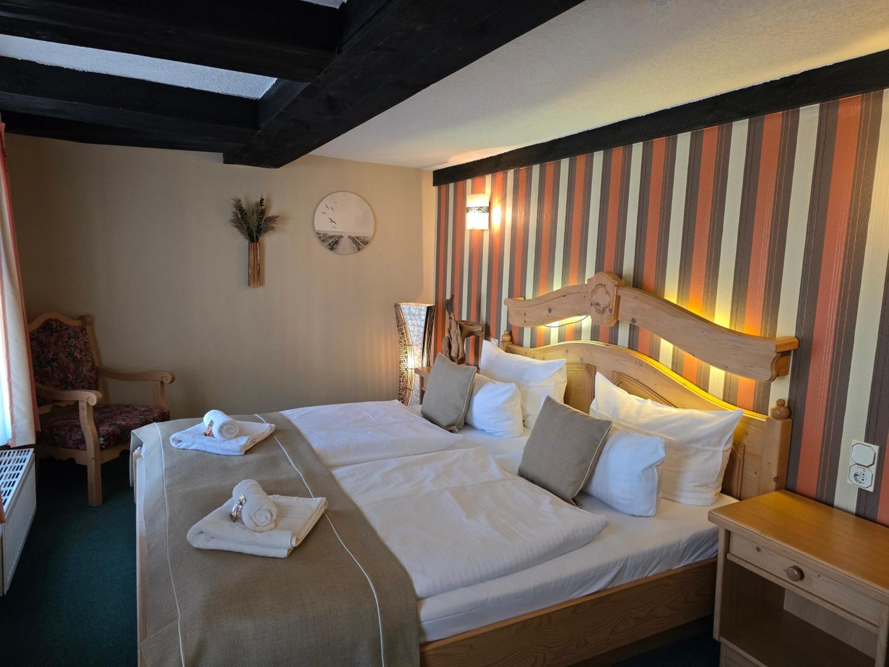 One-Bedroom Suite - Photo 3