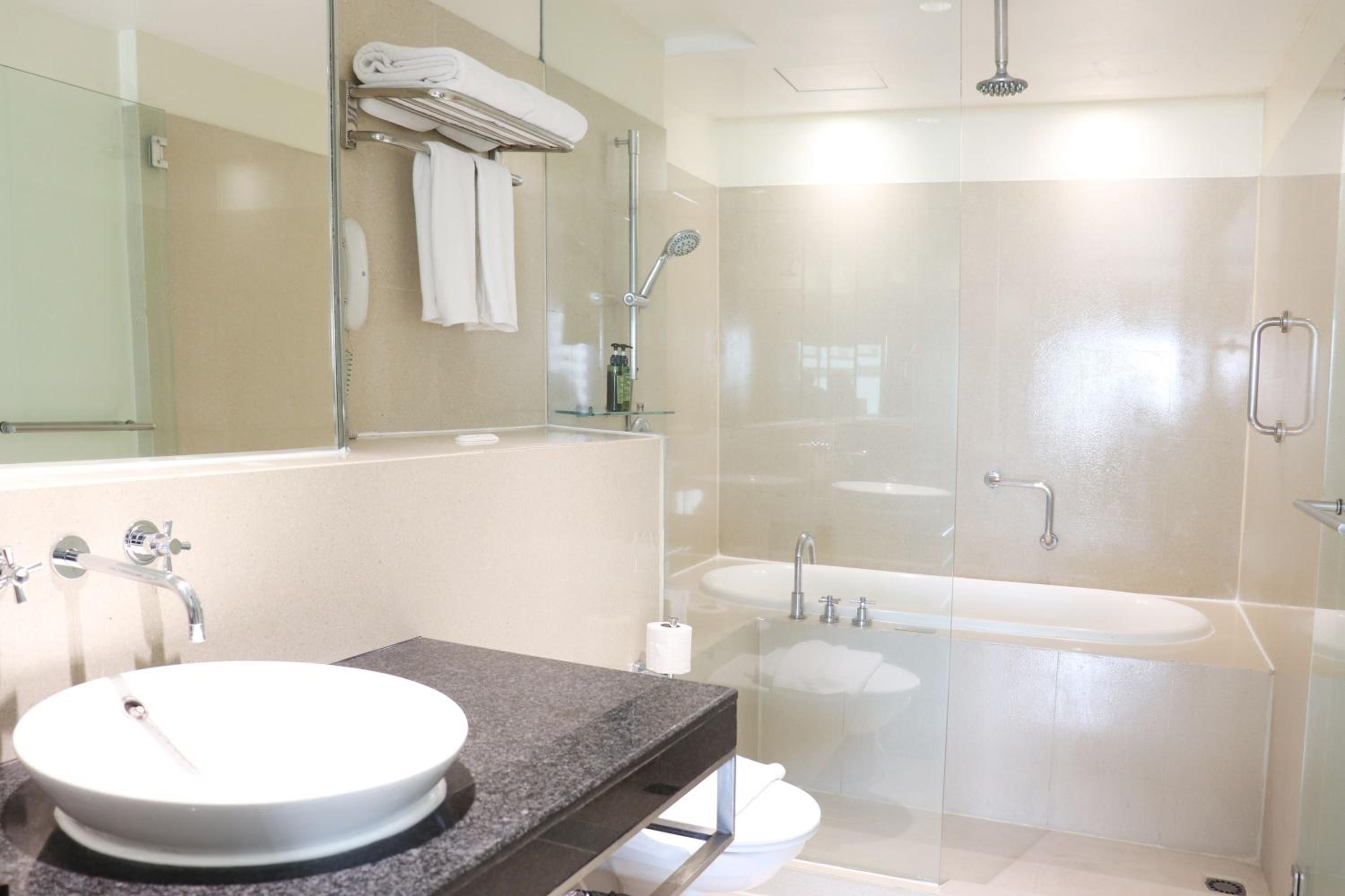 One Bedroom Executive Suite photo 3