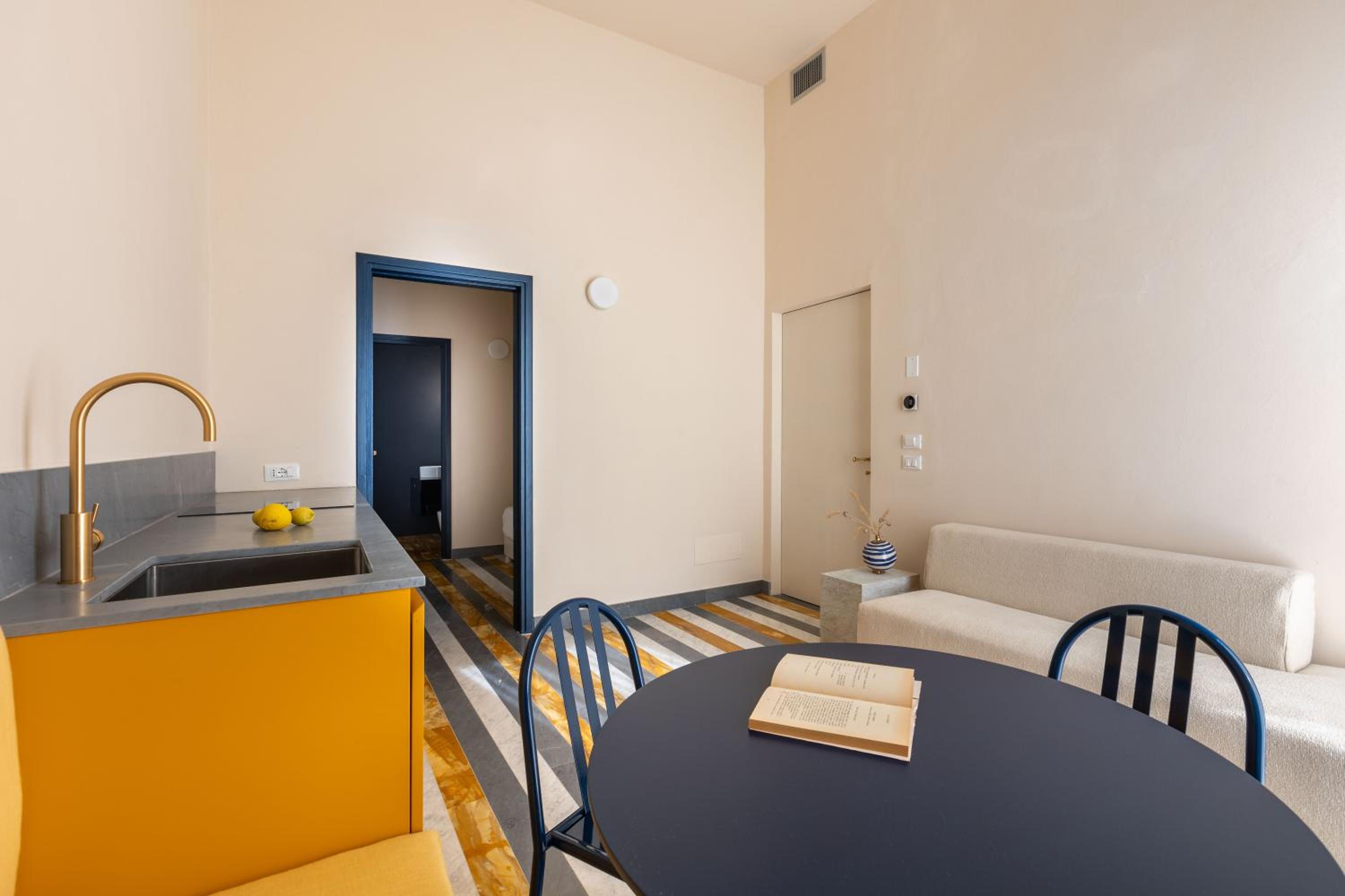One-Bedroom House photo 3