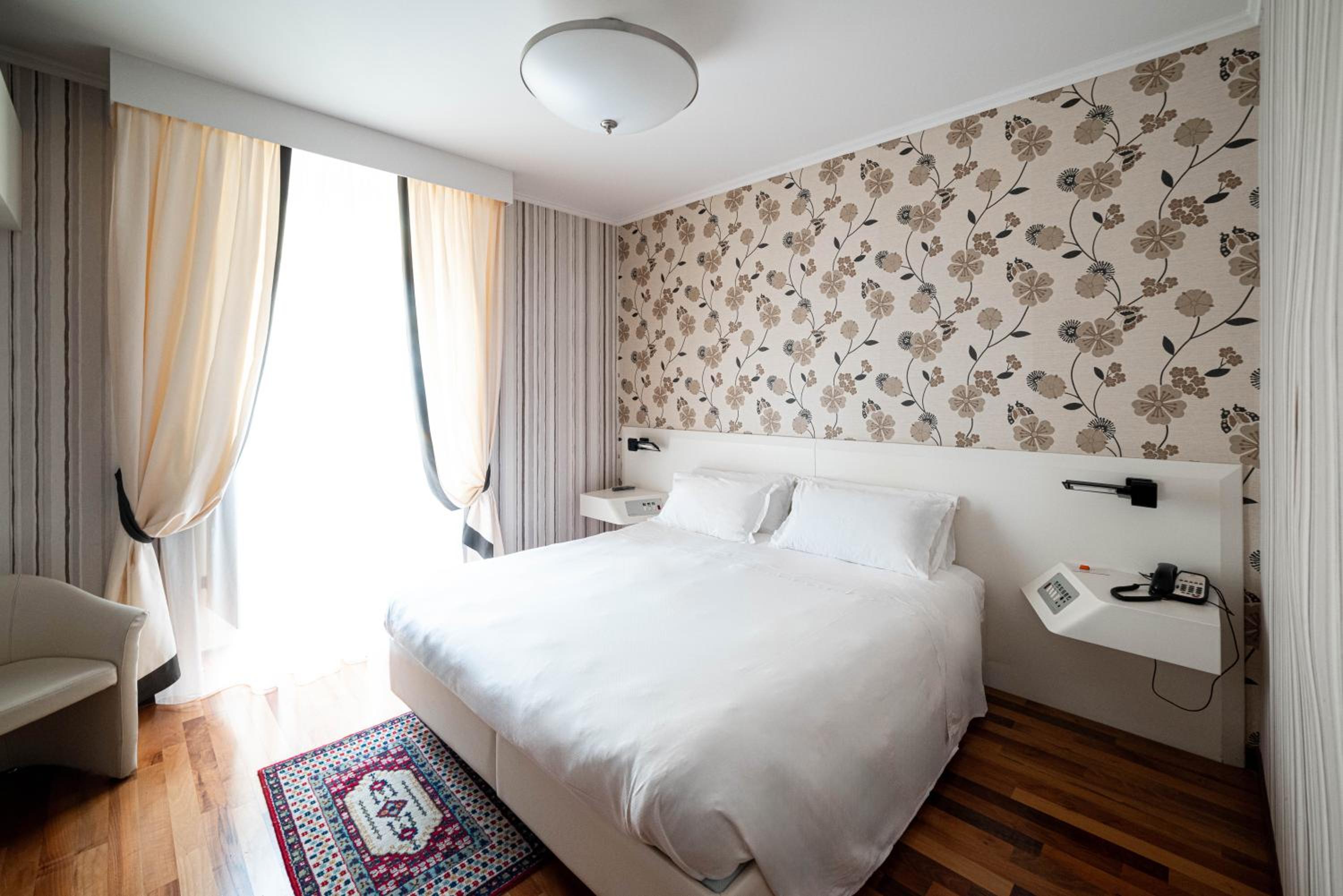Classic Room - Photo 1