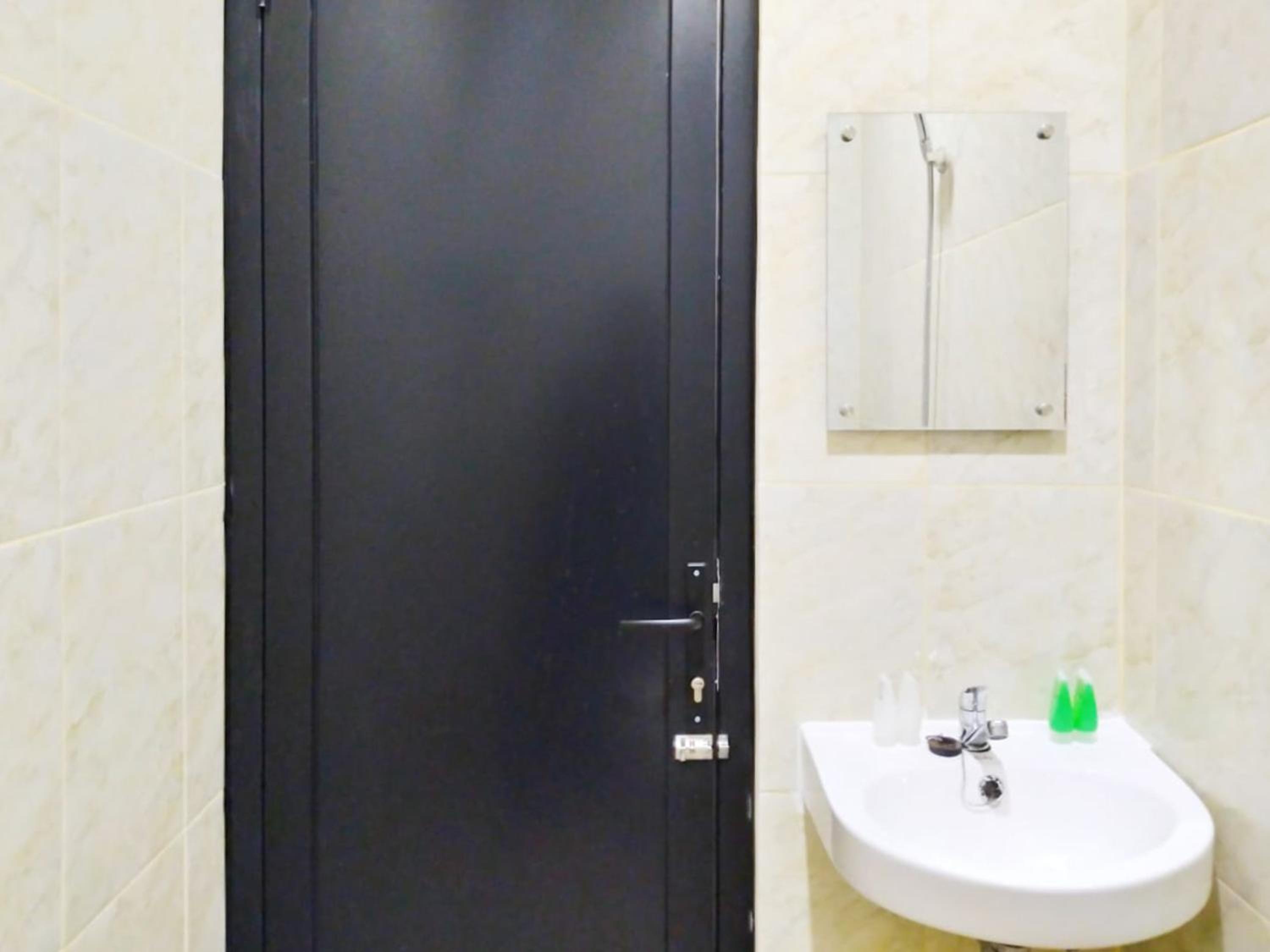 Standard Twin Room - Photo 10