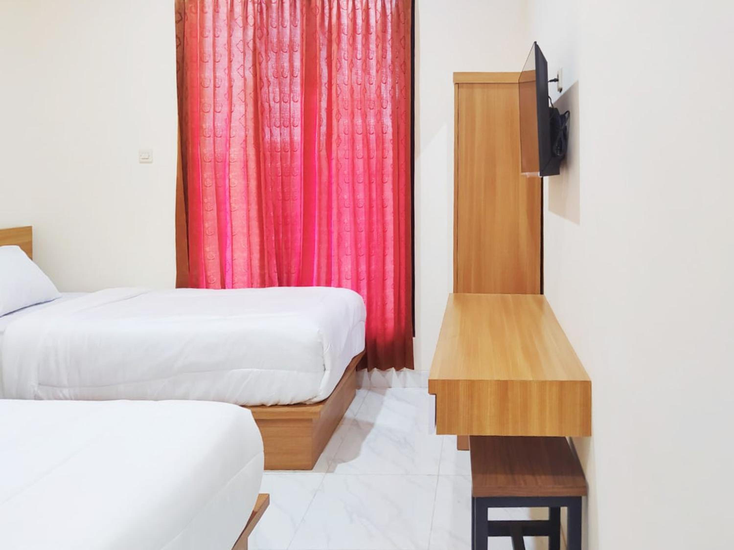 Standard Twin Room - Photo 6