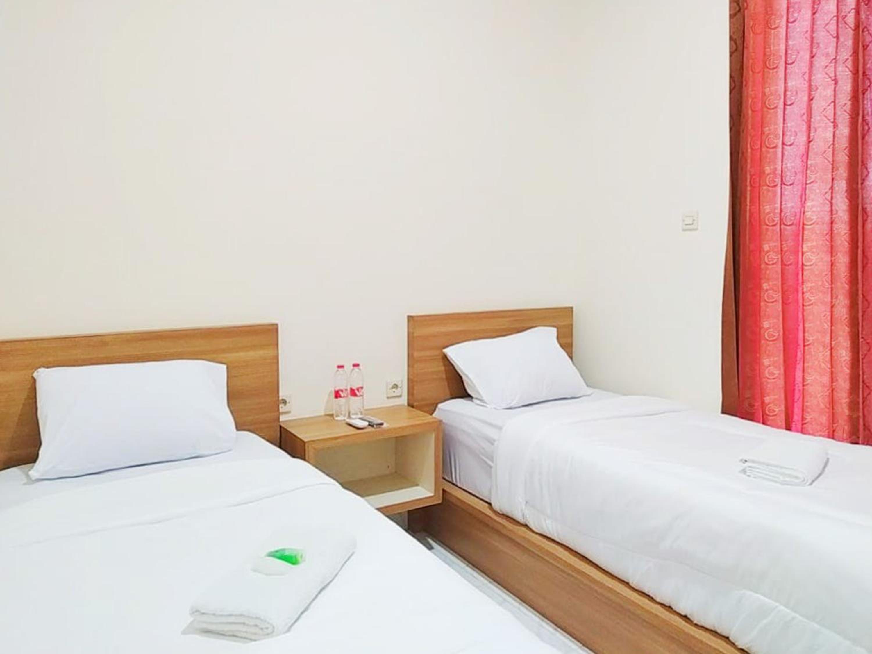 Standard Twin Room - Photo 1