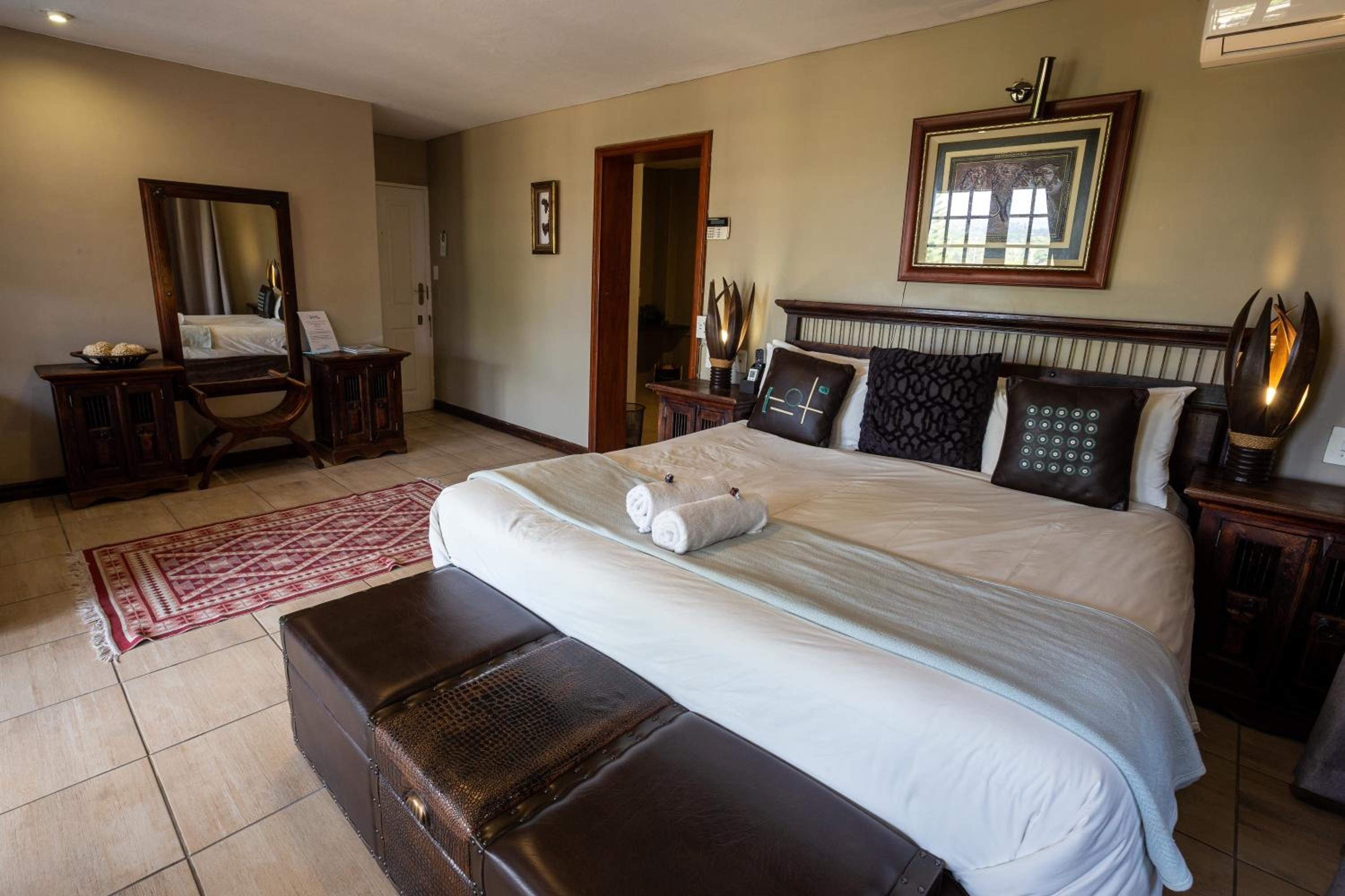 Double Room with Balcony - Photo 9