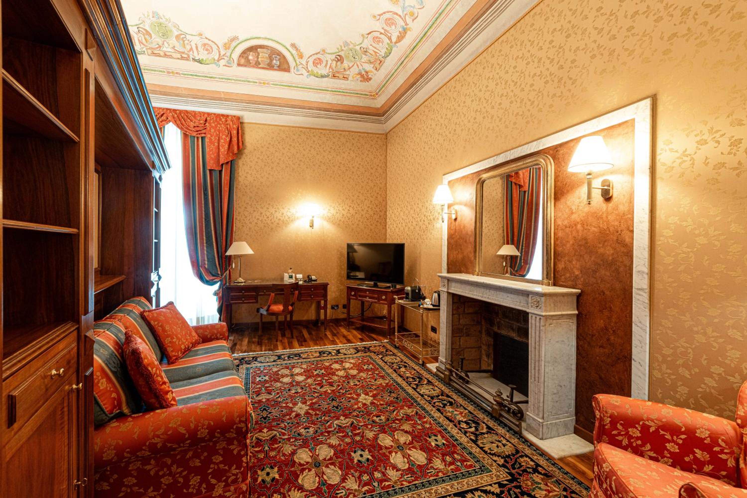 Suite - Photo 6