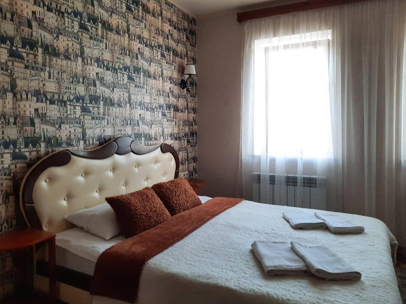 Family Room with Private Bathroom photo 2