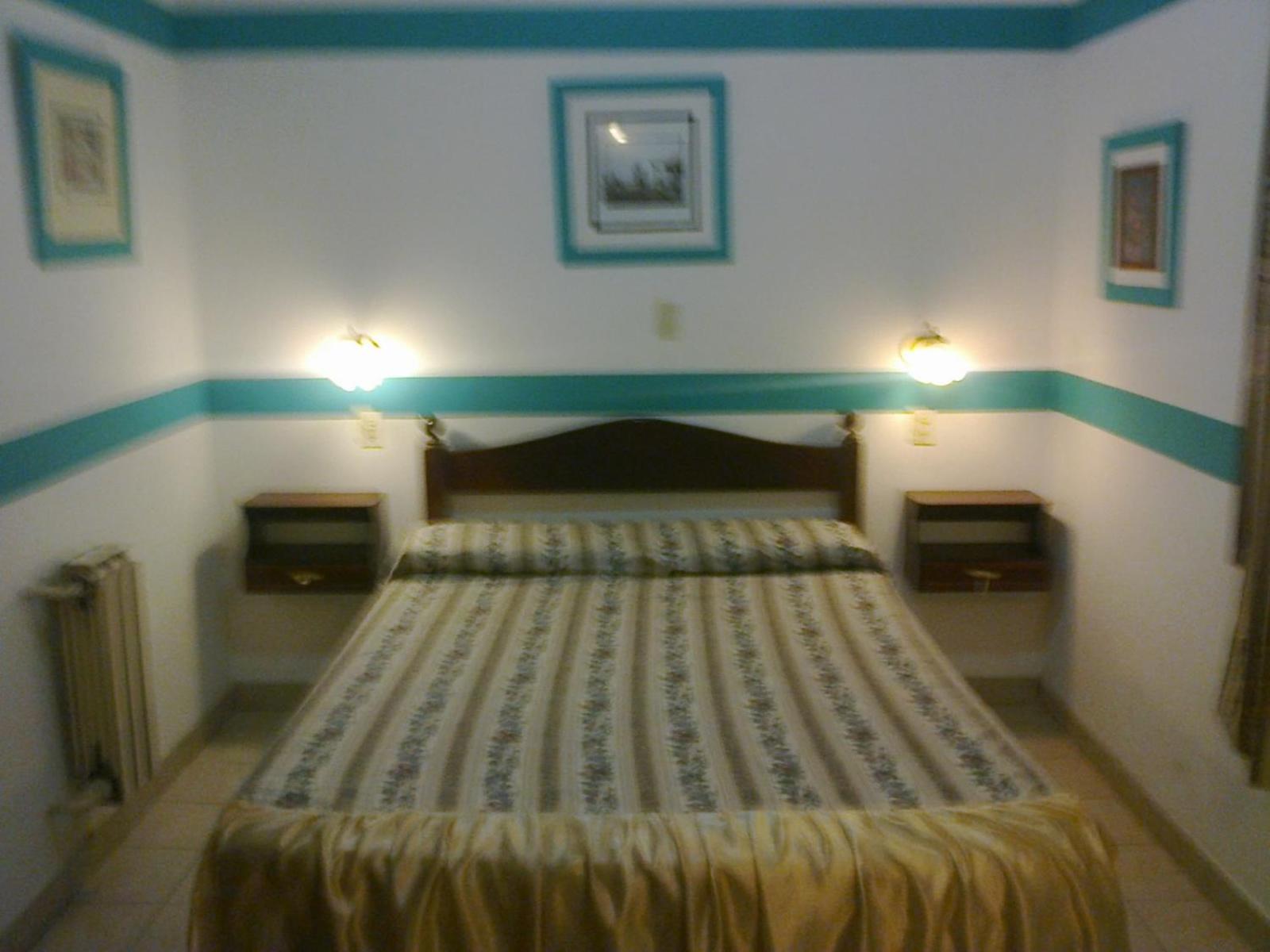 Double or Twin Room photo 3