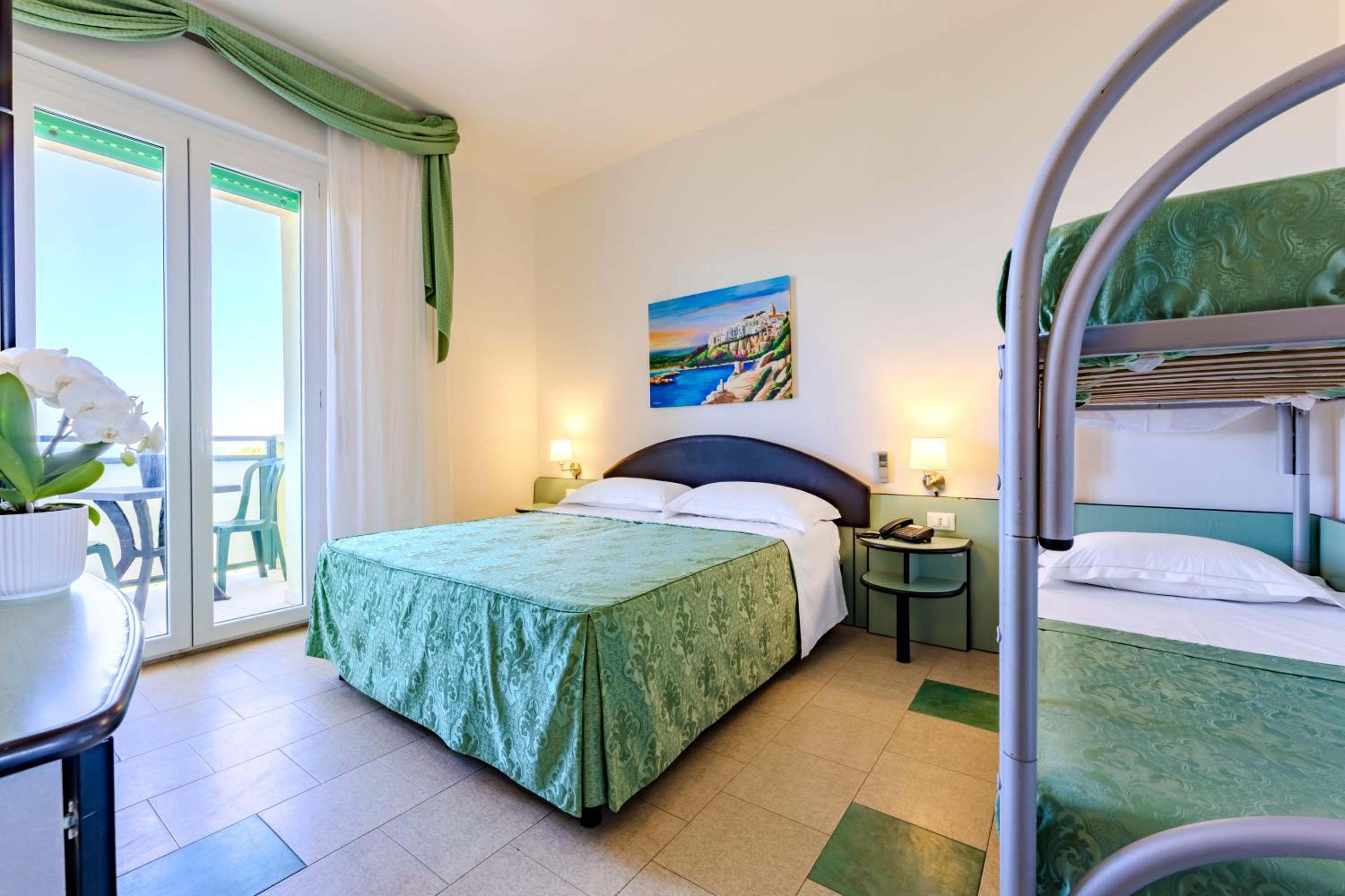 Superior Quadruple Room photo 1