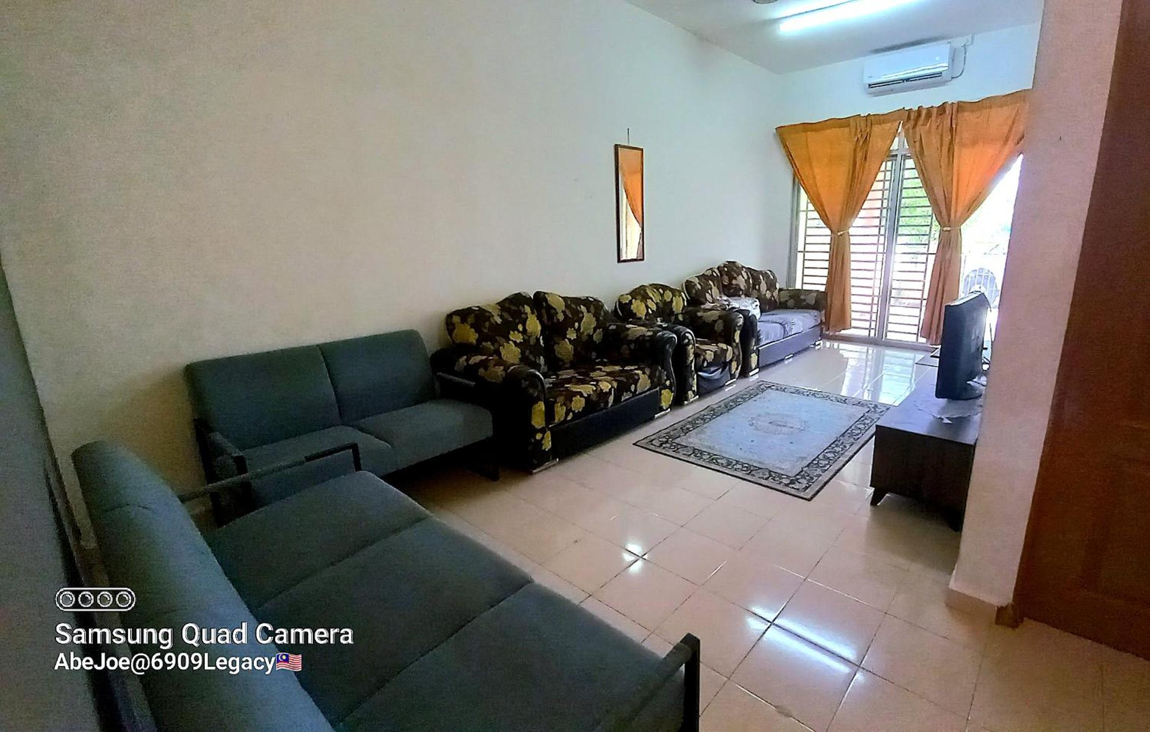 Three-Bedroom House photo 1
