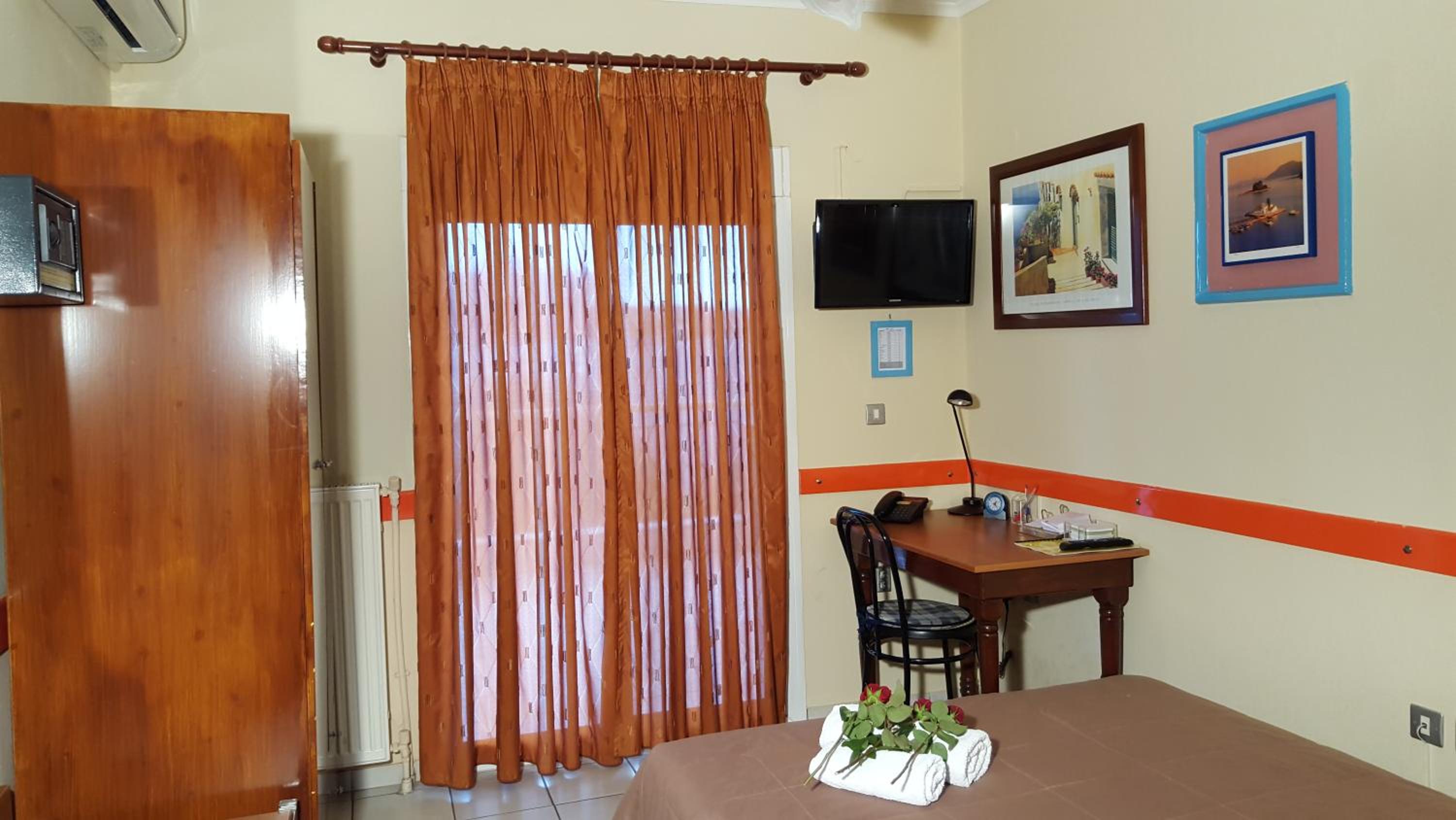 Studio (1 Adult)
