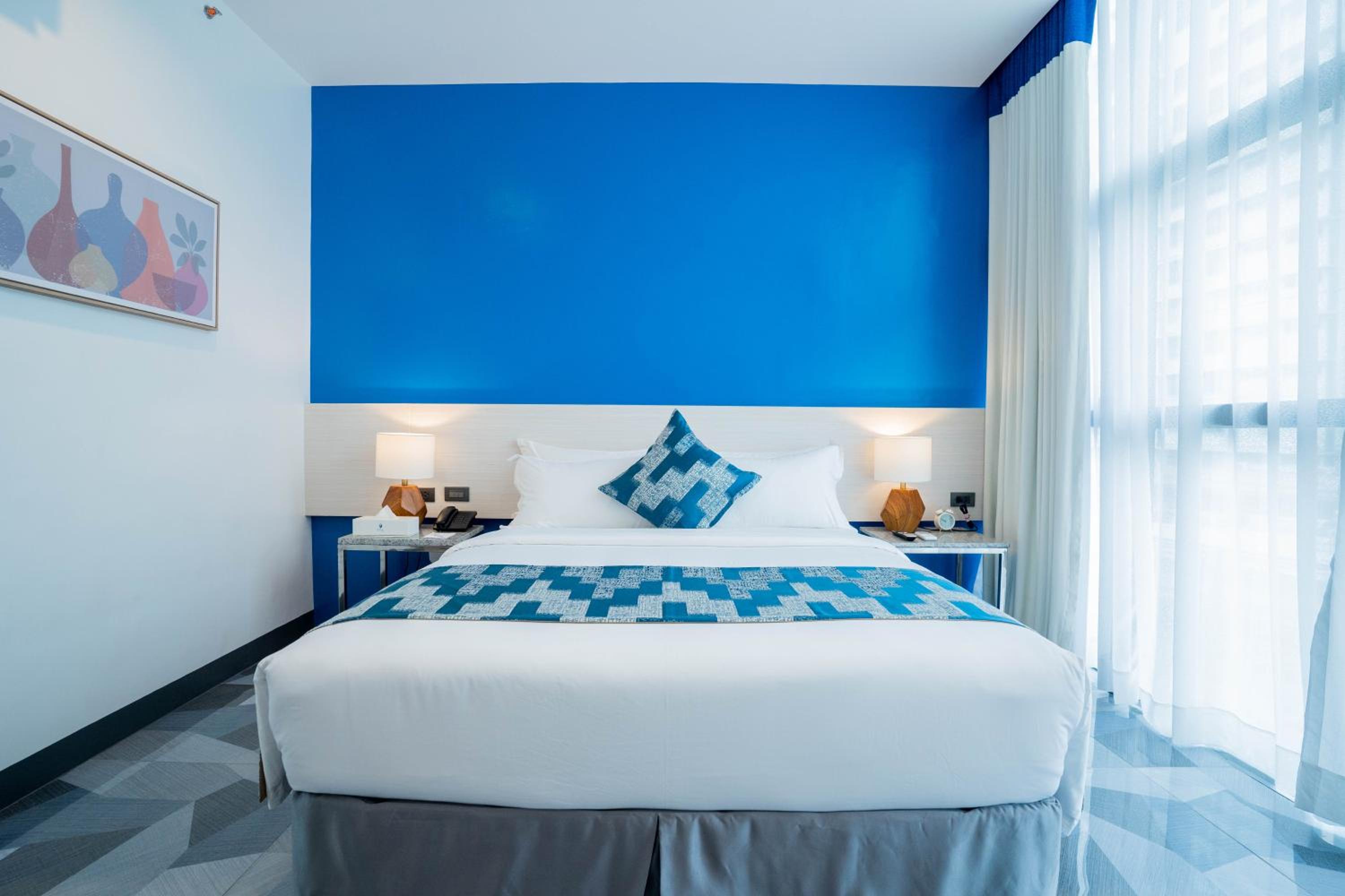 Deluxe Queen Room - Photo 1
