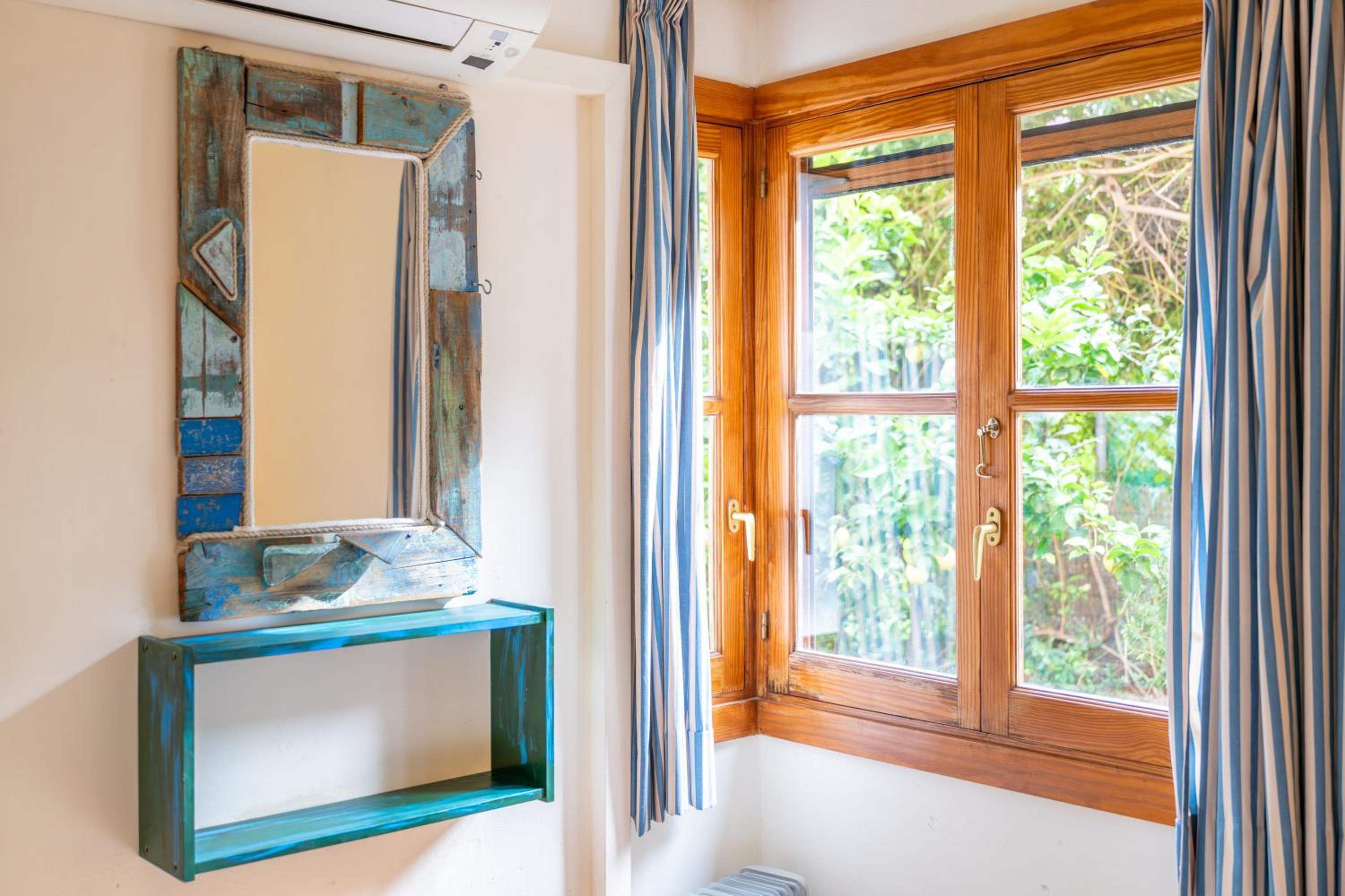 Two-Bedroom Deluxe Apartment with Ocean View photo 3