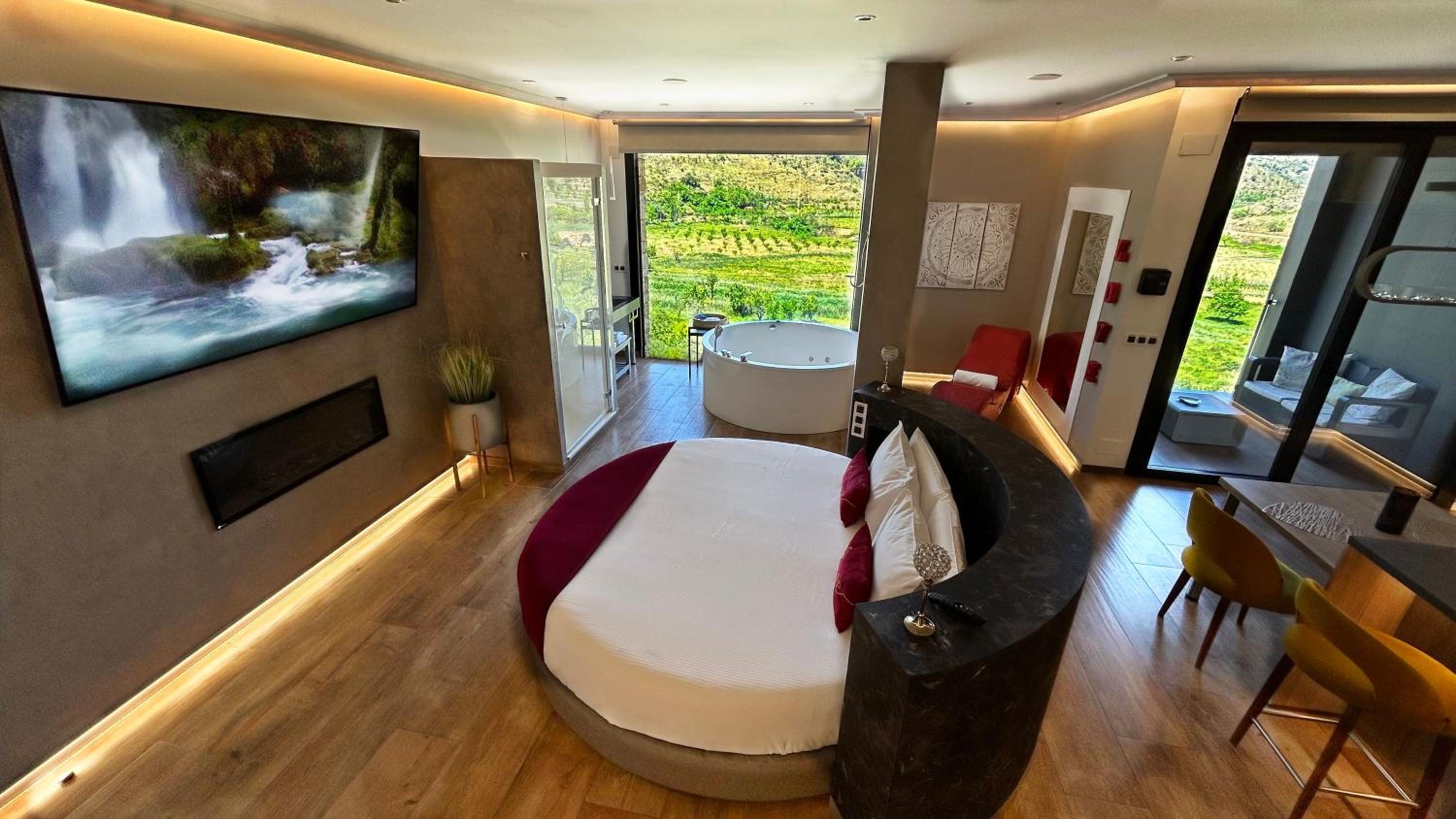 One-Bedroom House photo 2