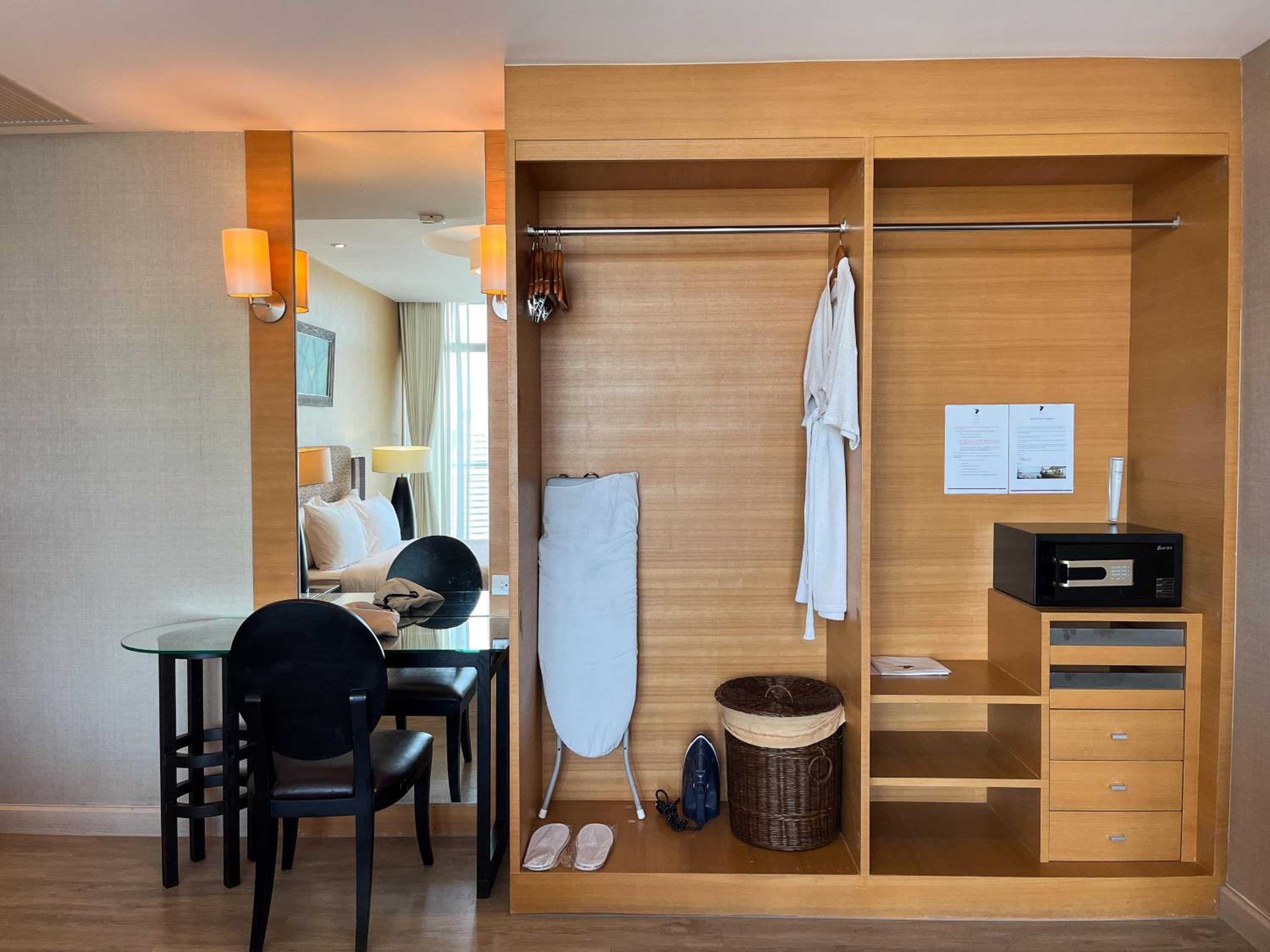 One Bedroom Executive Suite photo 2