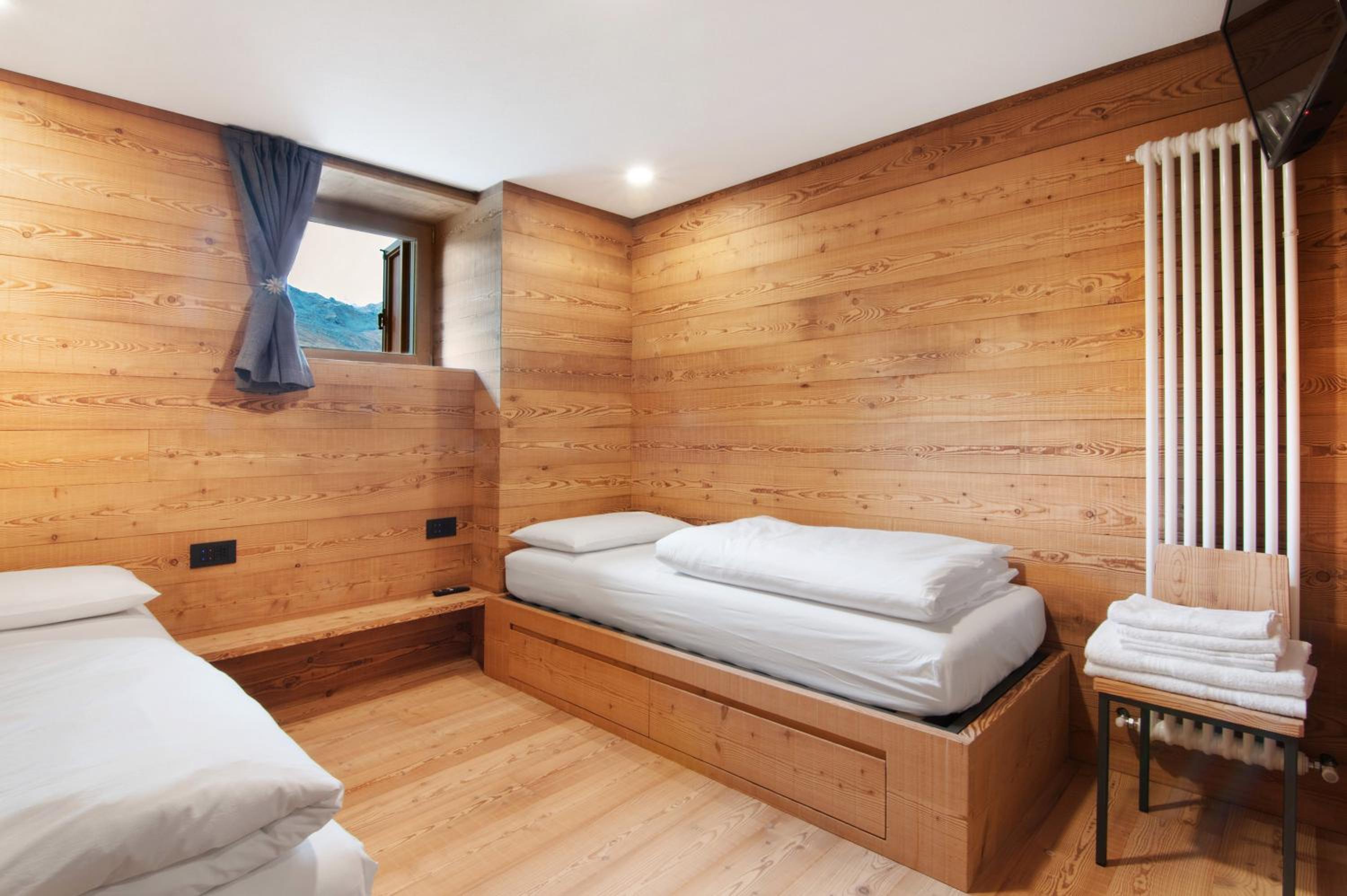 Double Room with Mountain View