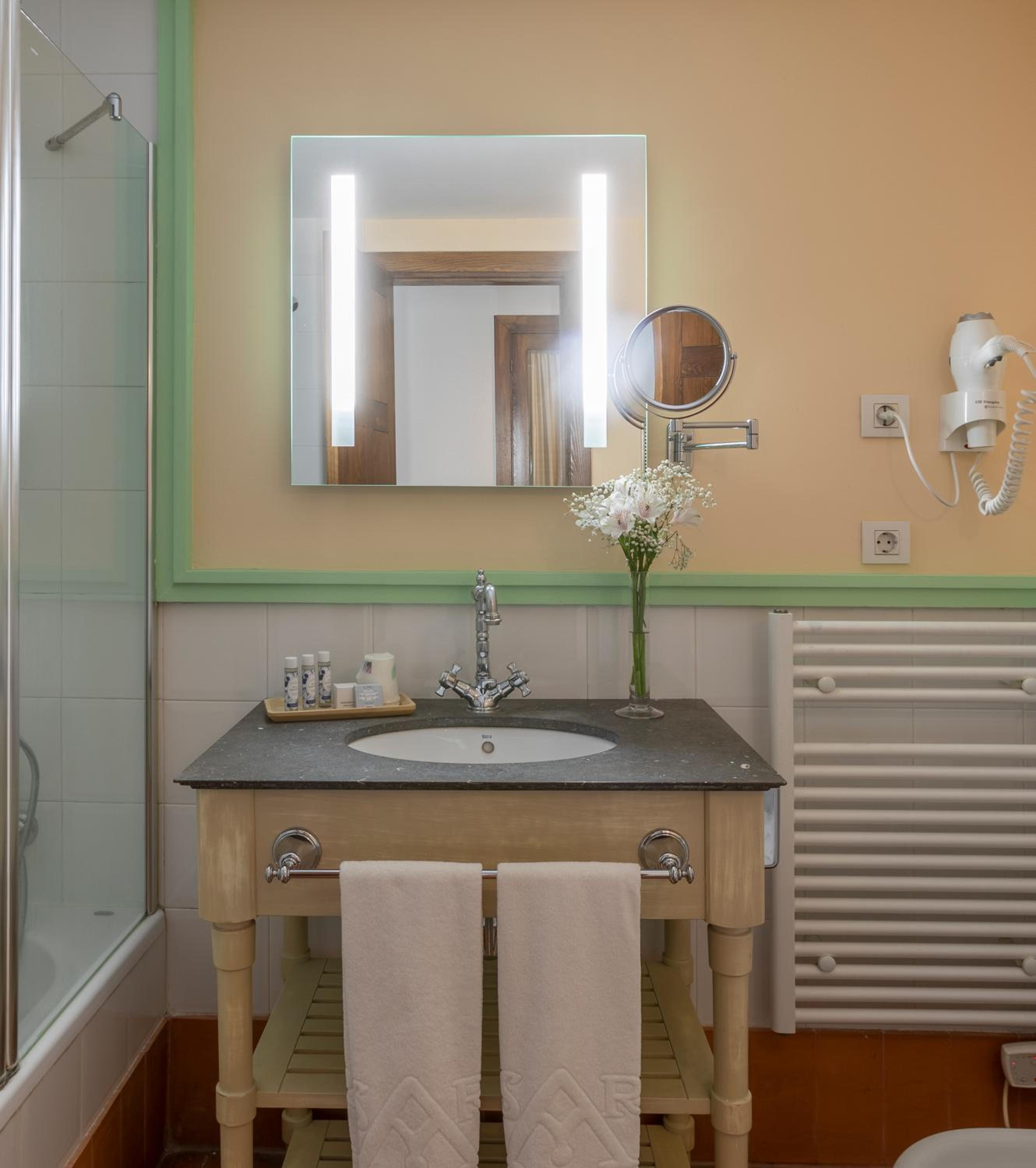 Classic Triple Room - Photo 4