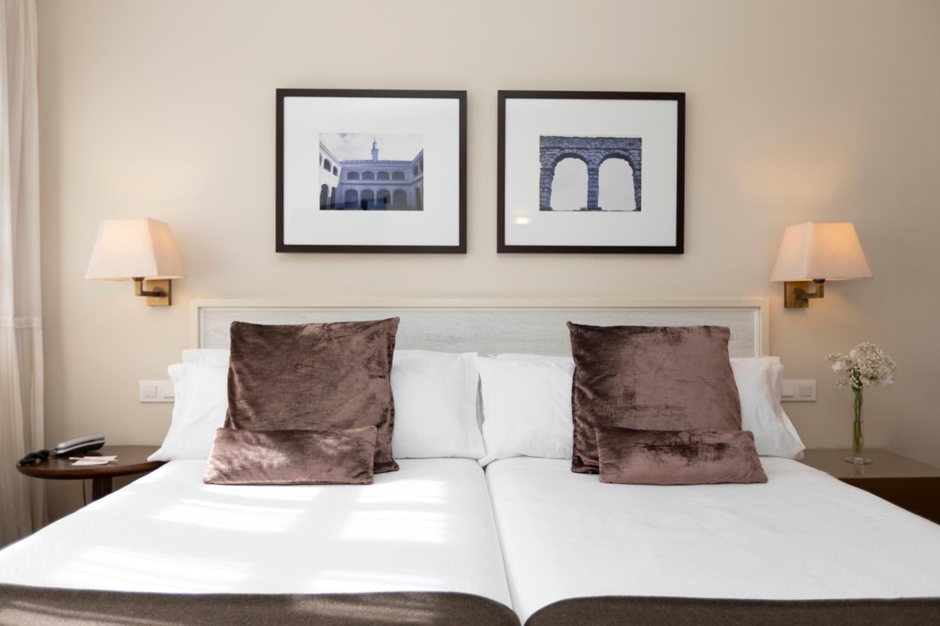 Classic Twin Room - Photo 1