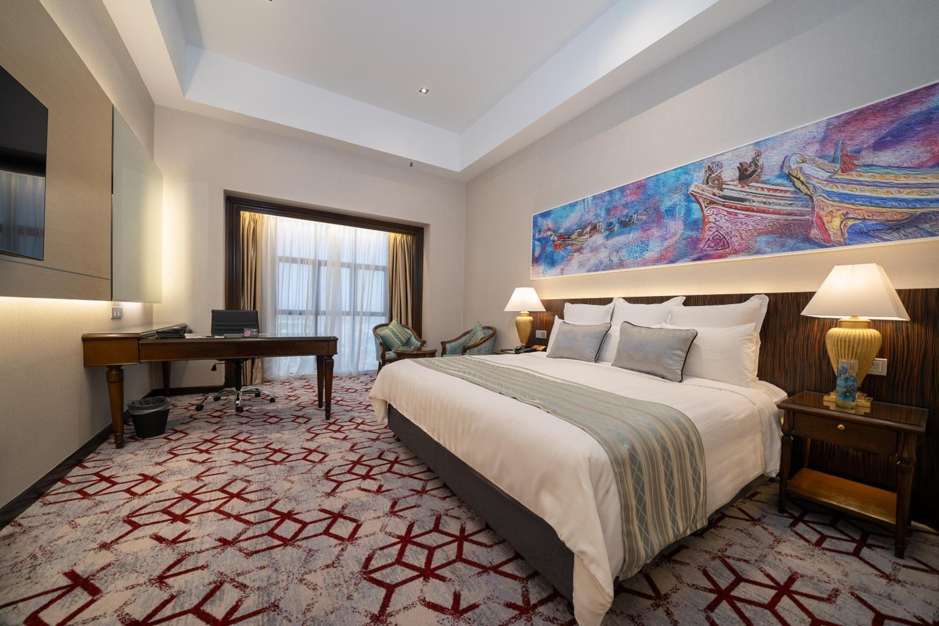 Club Deluxe King Room - Photo 6