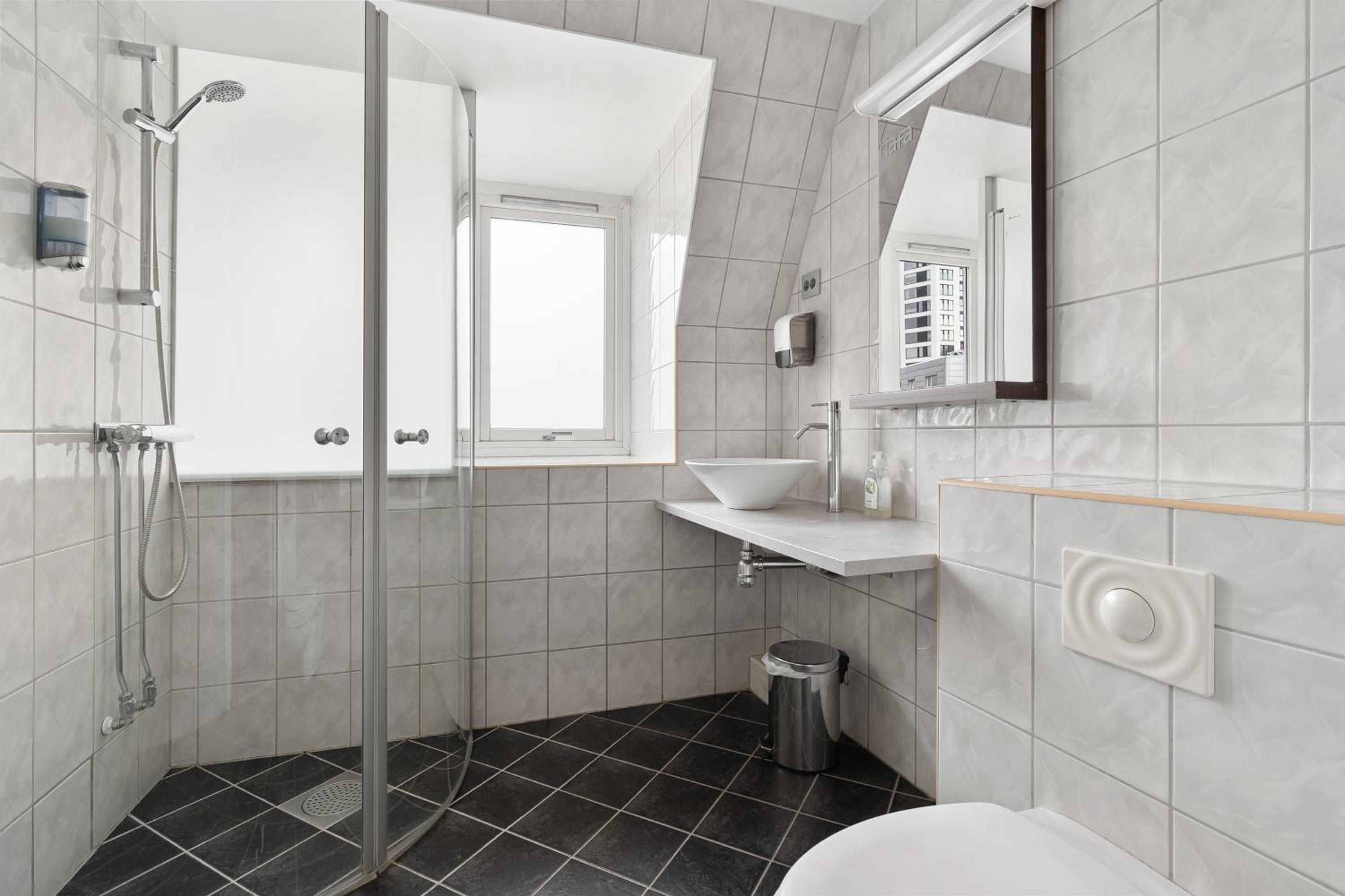 Double Room - Photo 6