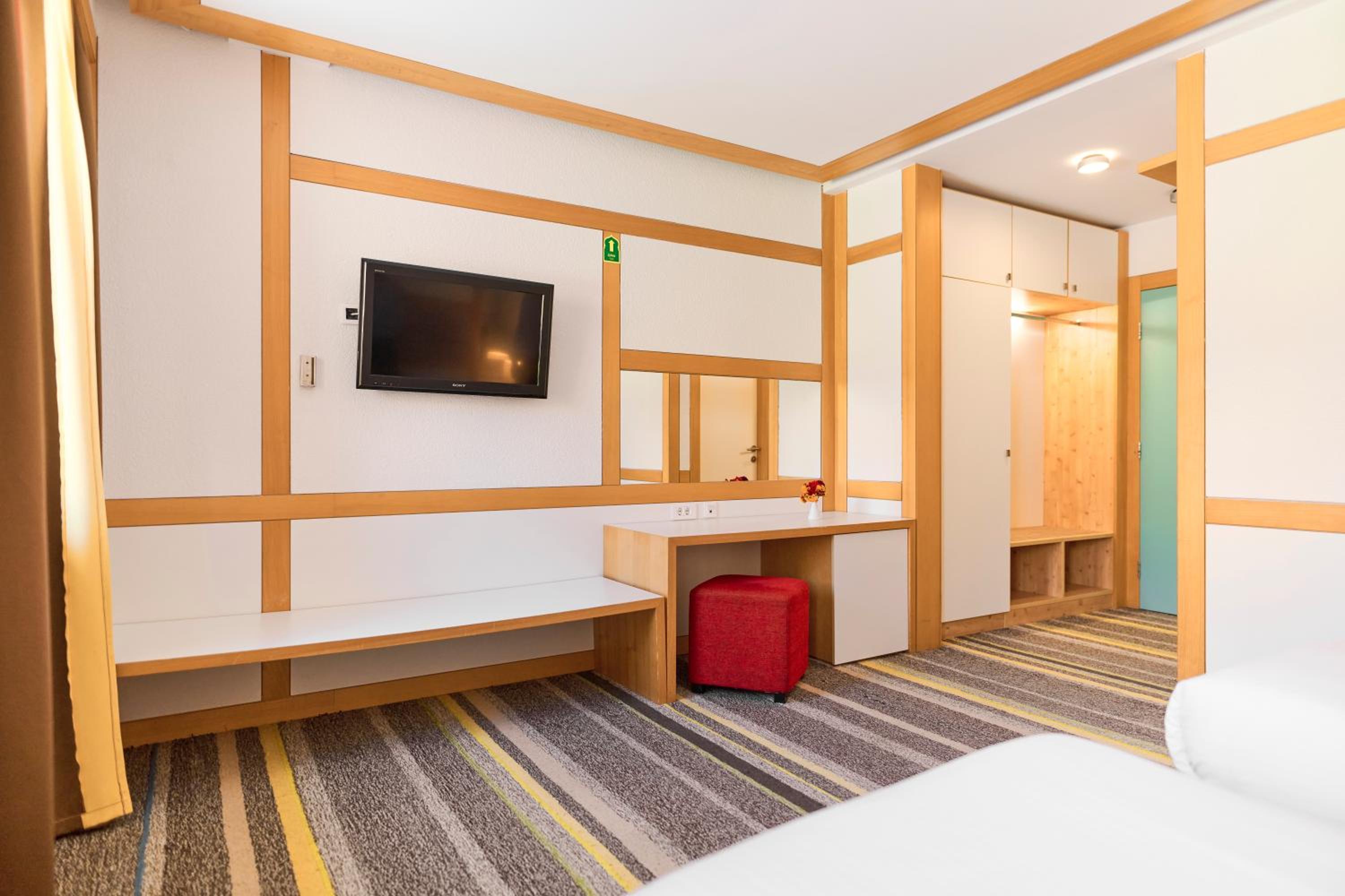 Deluxe Double or Twin Room photo 2