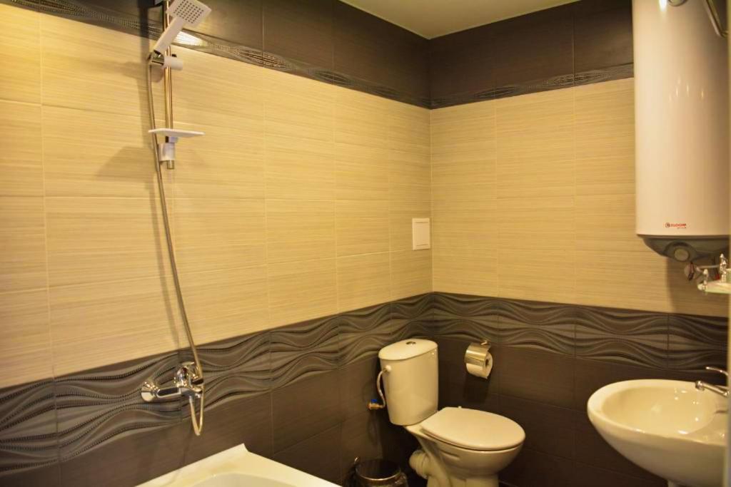 Double Room with Spa Bath photo 2