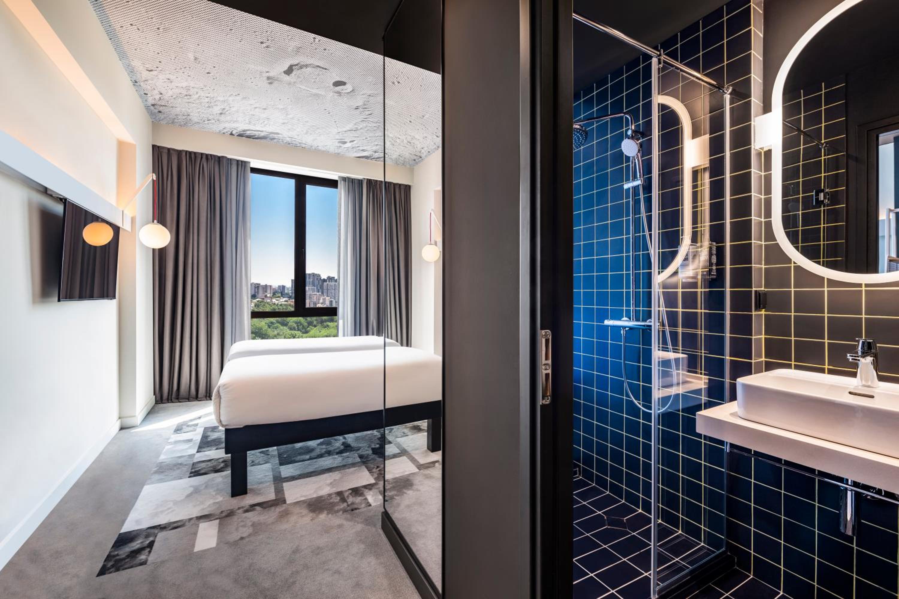 Standard Twin Room - Photo 5