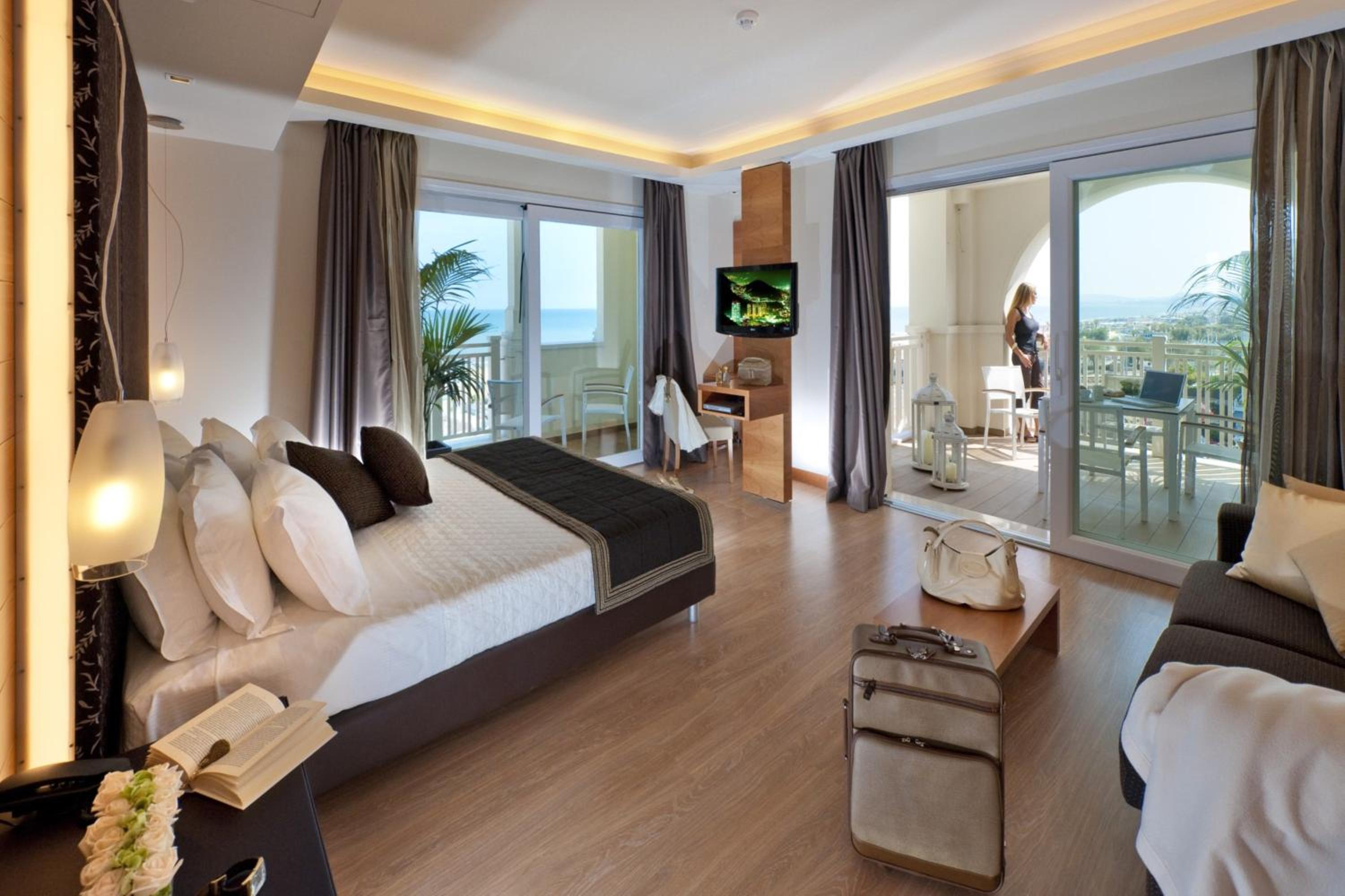 Suite - Photo 9