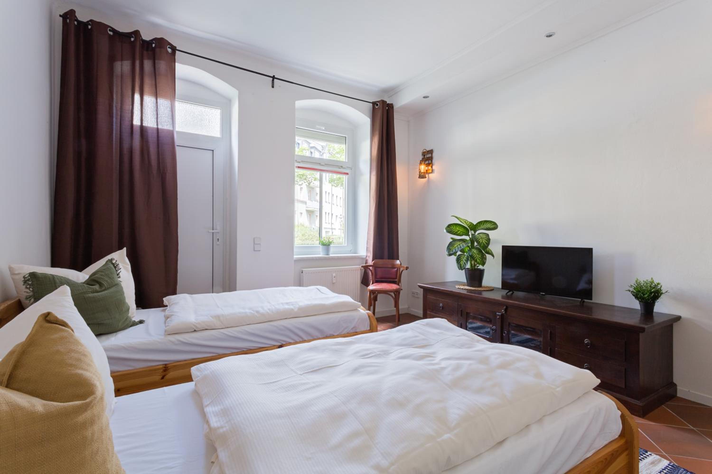 Double Room with Shared Bathroom photo 2