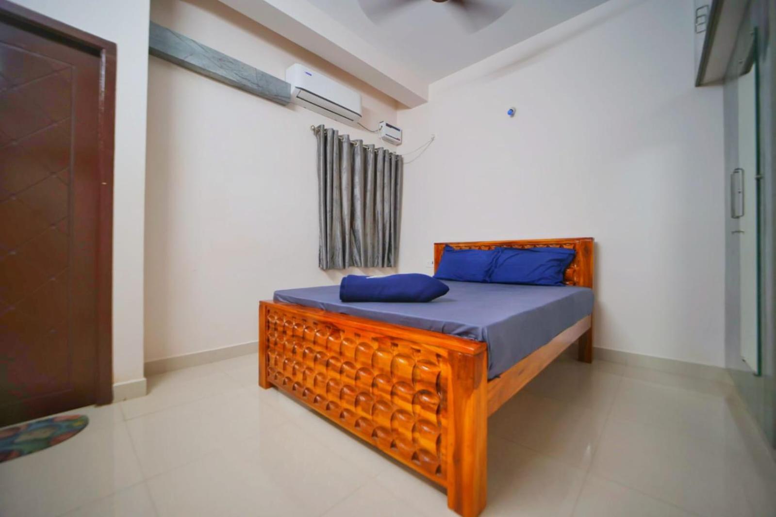 Two-Bedroom Apartment - Photo 40