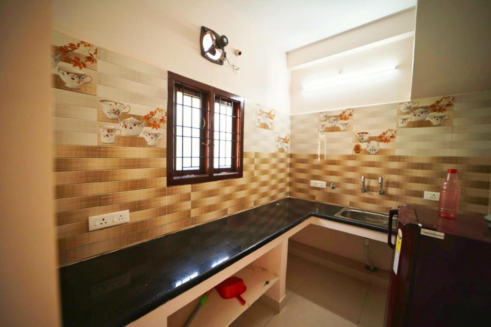 Two-Bedroom Apartment - Photo 31