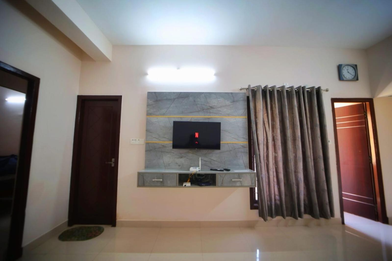 Two-Bedroom Apartment - Photo 16