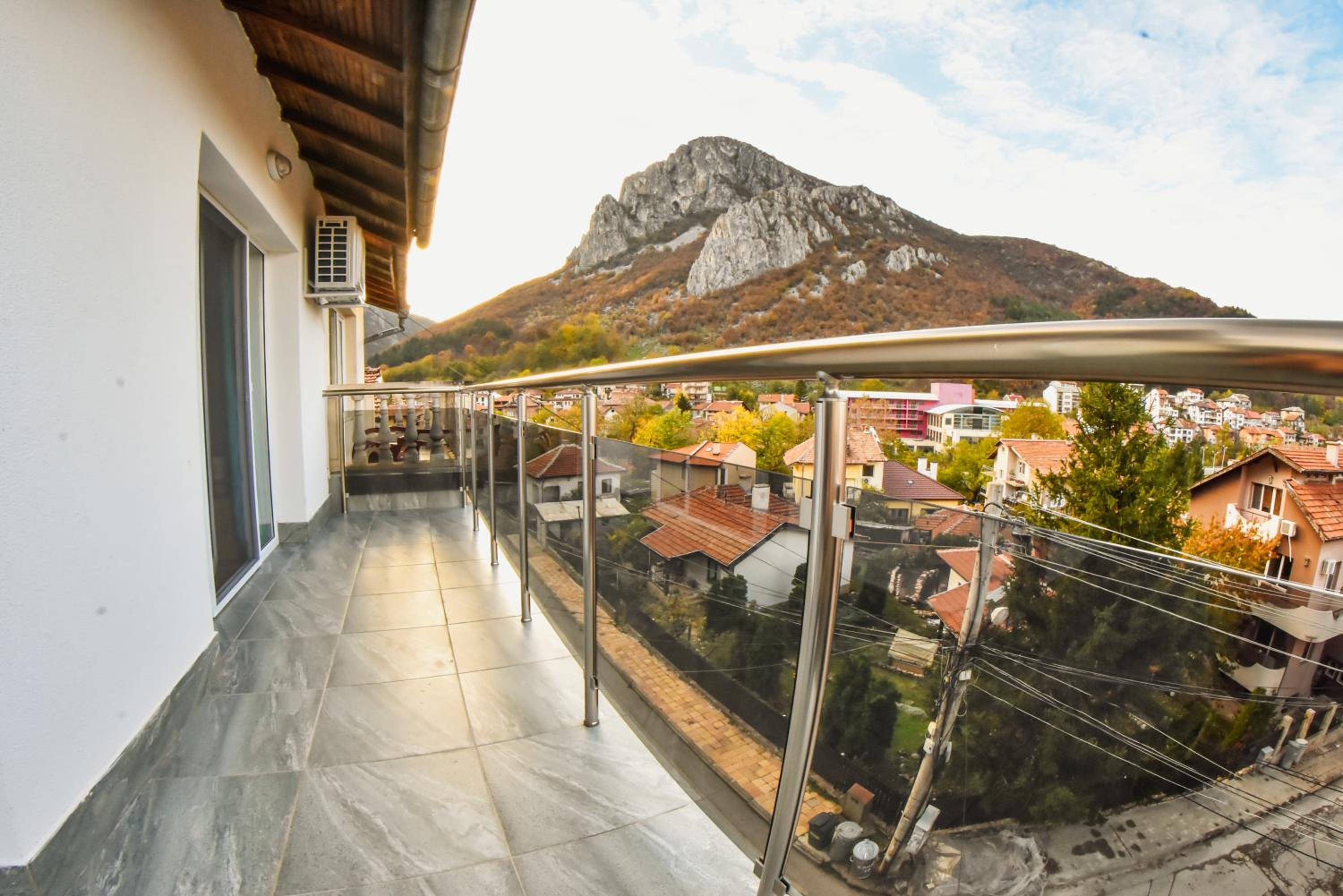Twin Room with Mountain View photo 2