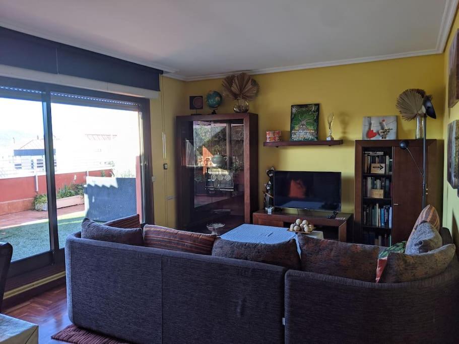 Apartamento de Dos Habitaciones con Terraza