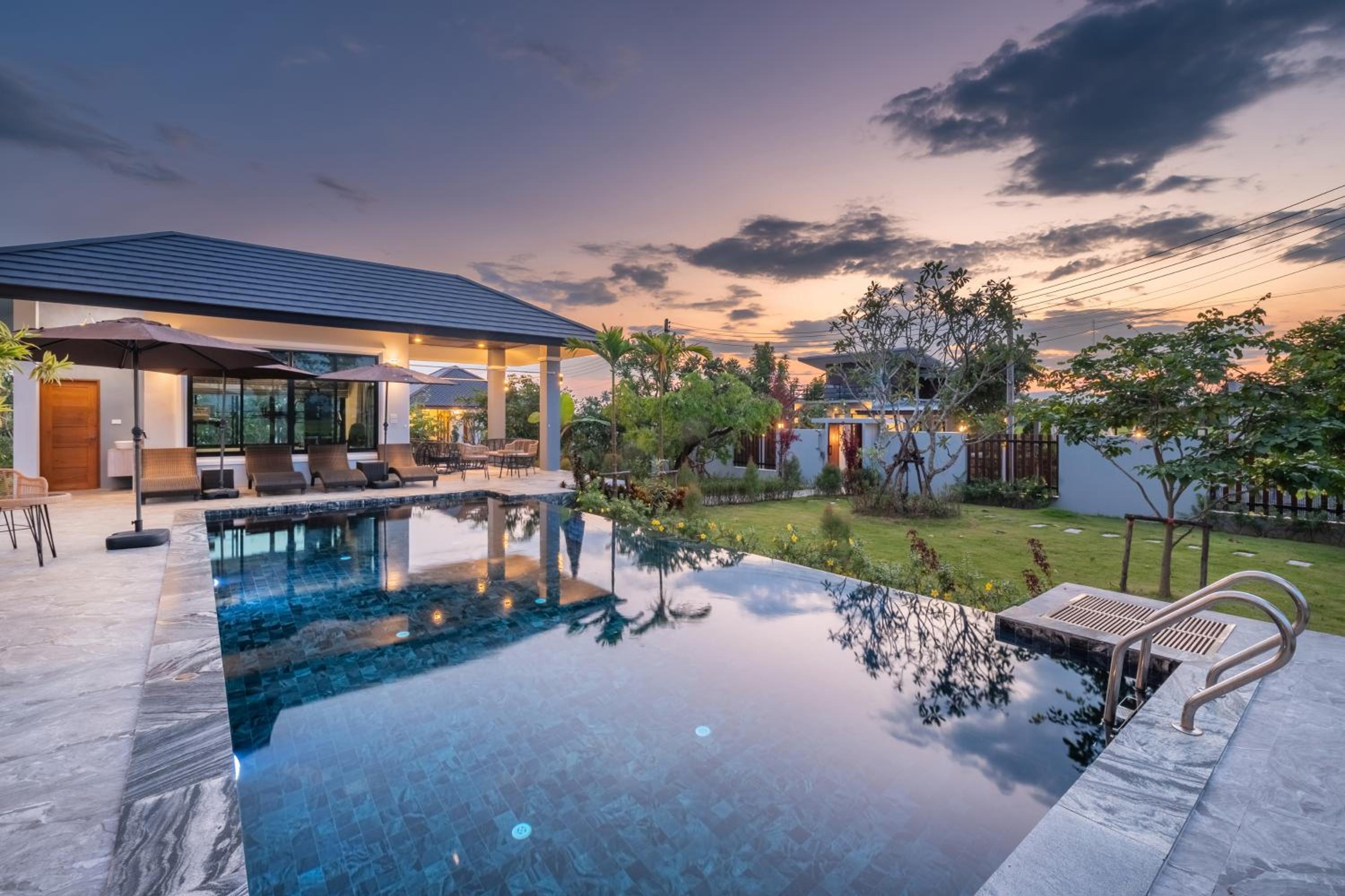 Villa photo 1