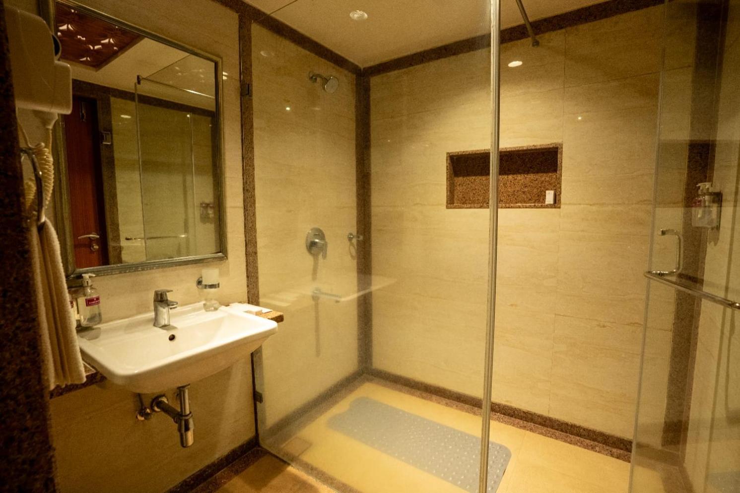 Superior Double Room - Photo 8