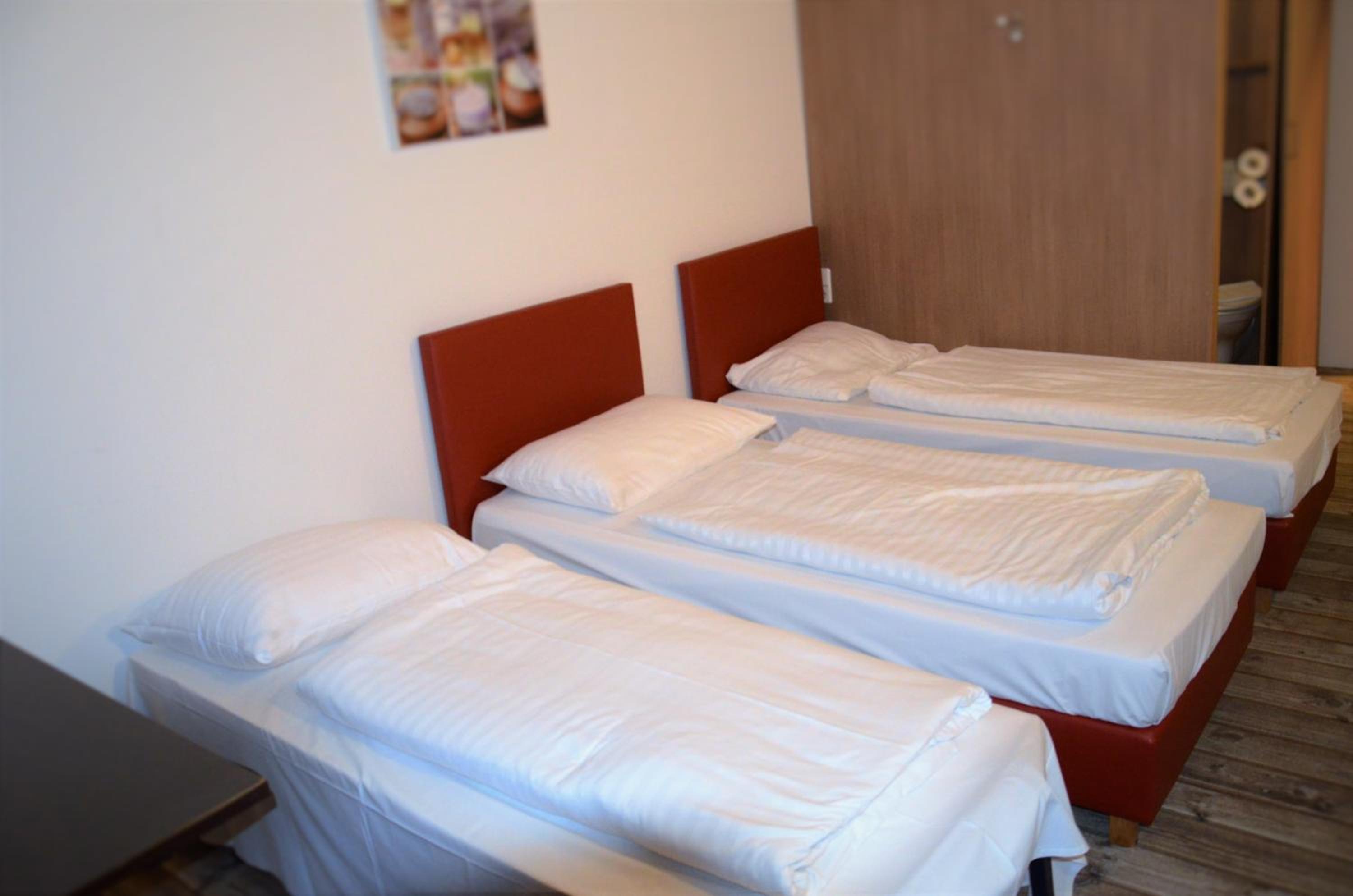 Standard Triple Room - Photo 1