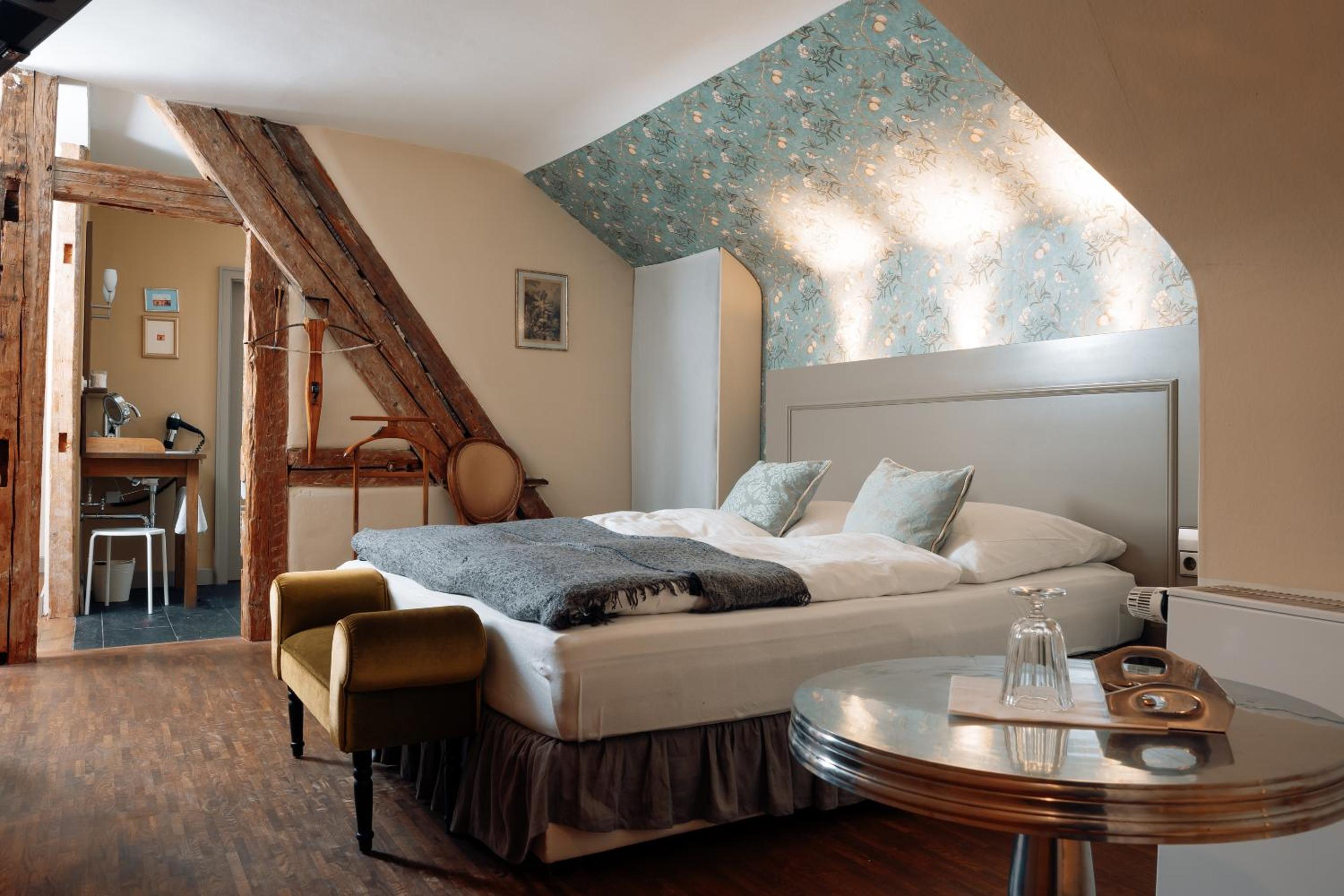 Large Double Room photo 1