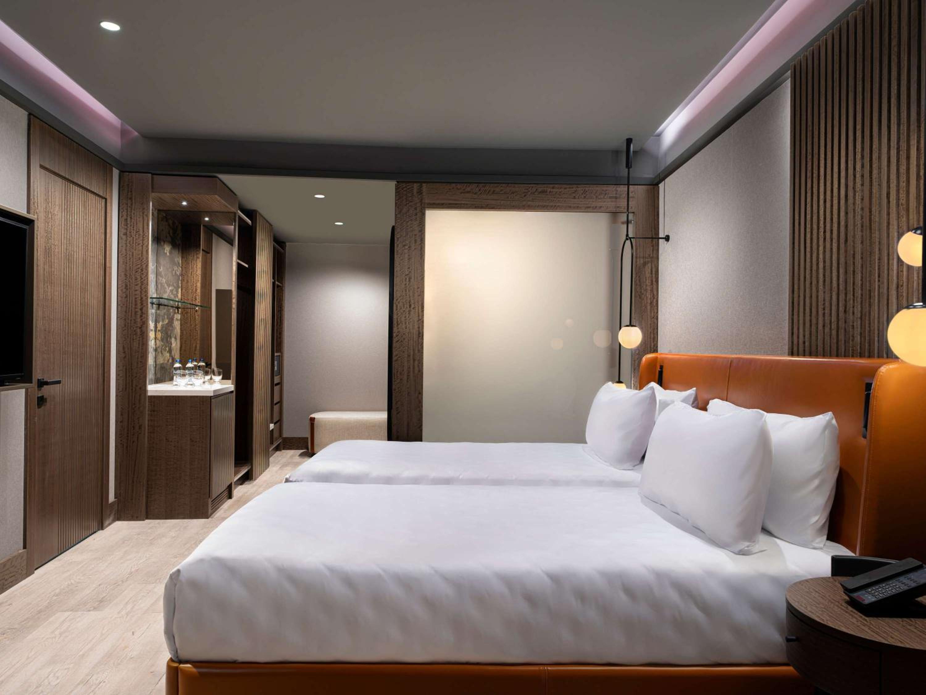 Superior Twin Room - City Side