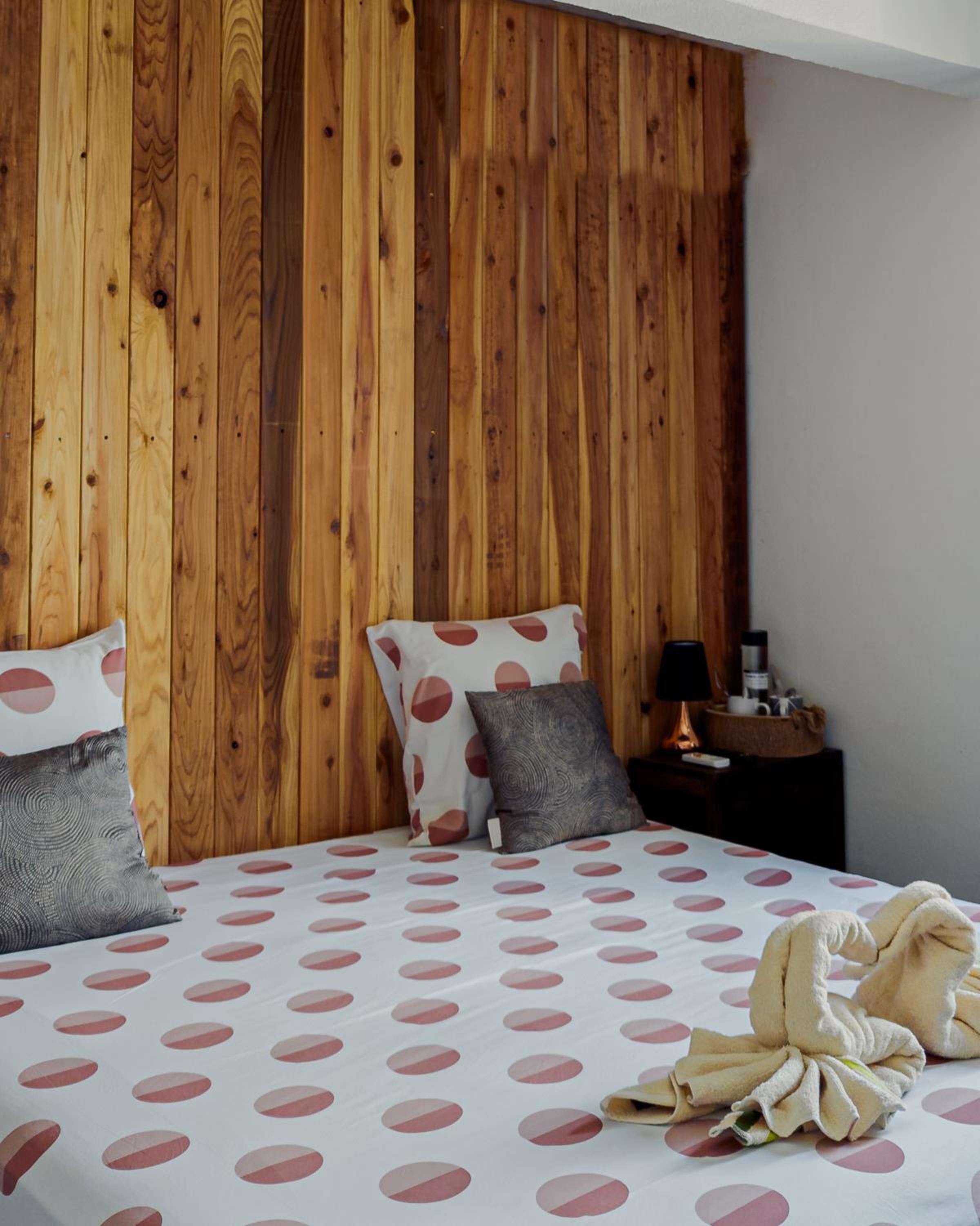 Deluxe Double Room (2 Adults + 1 Child)