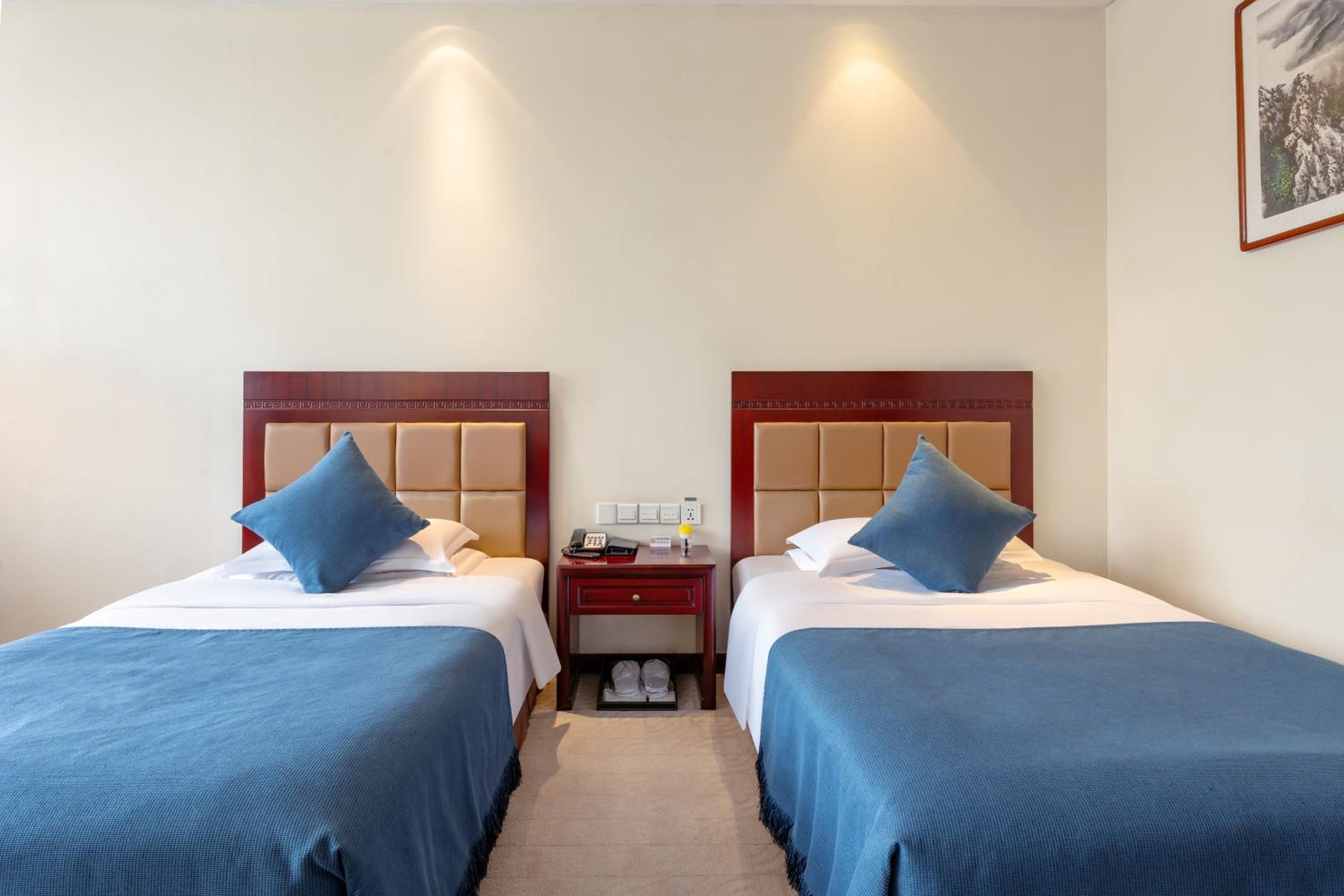 Standard Twin Room photo 2
