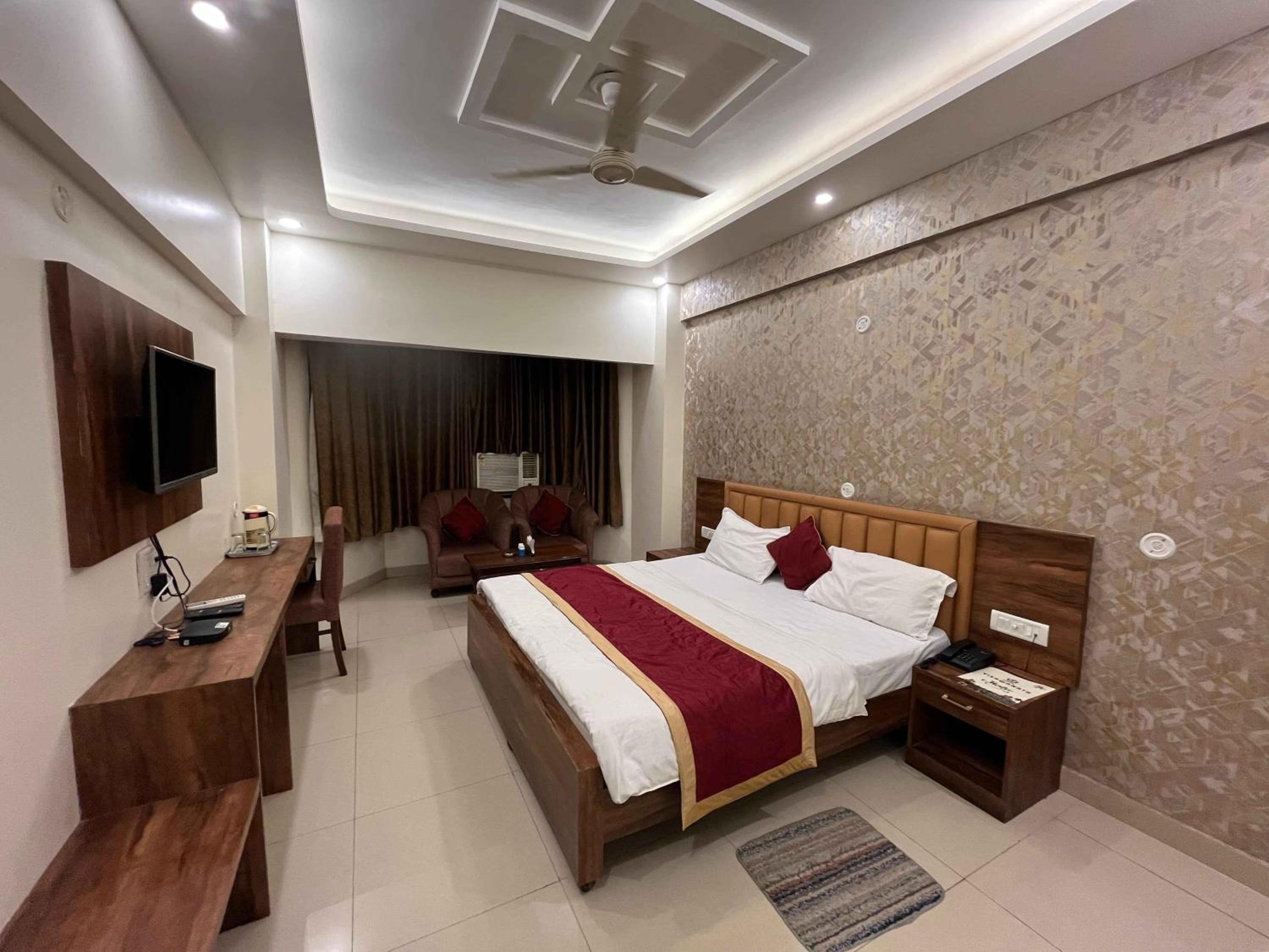 Deluxe Double Room photo 3
