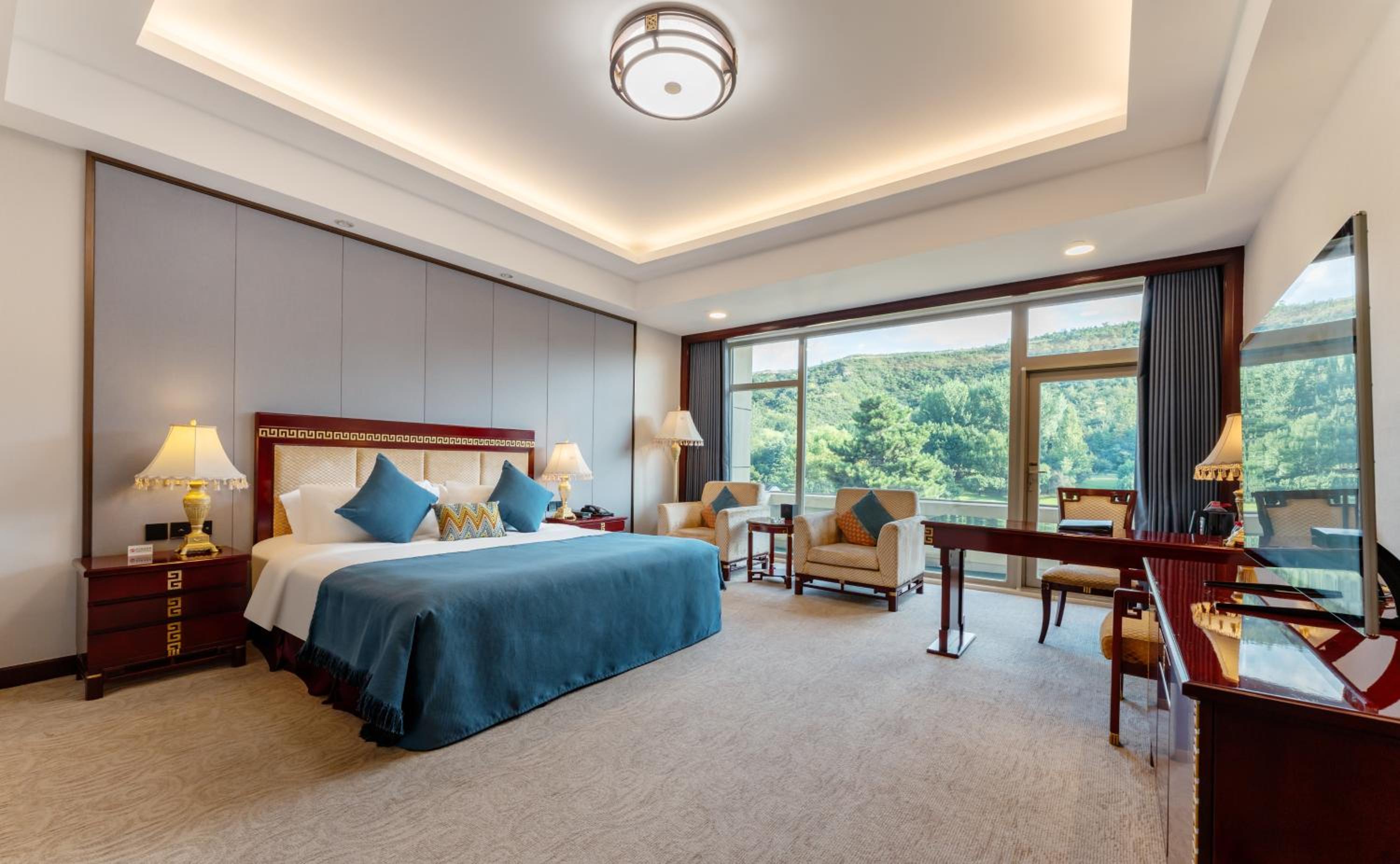Superior King Room