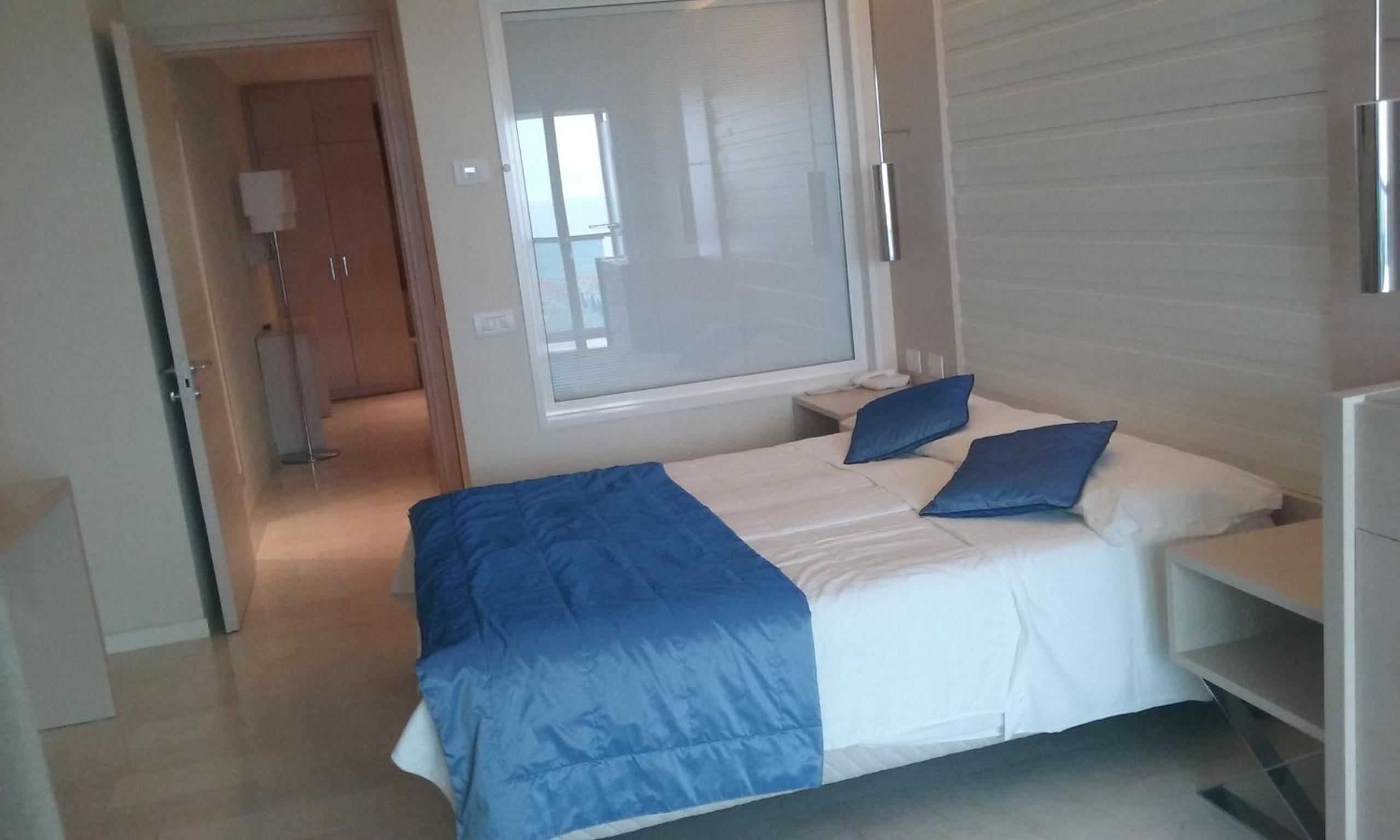 Superior Suite with Sea View - Photo 6