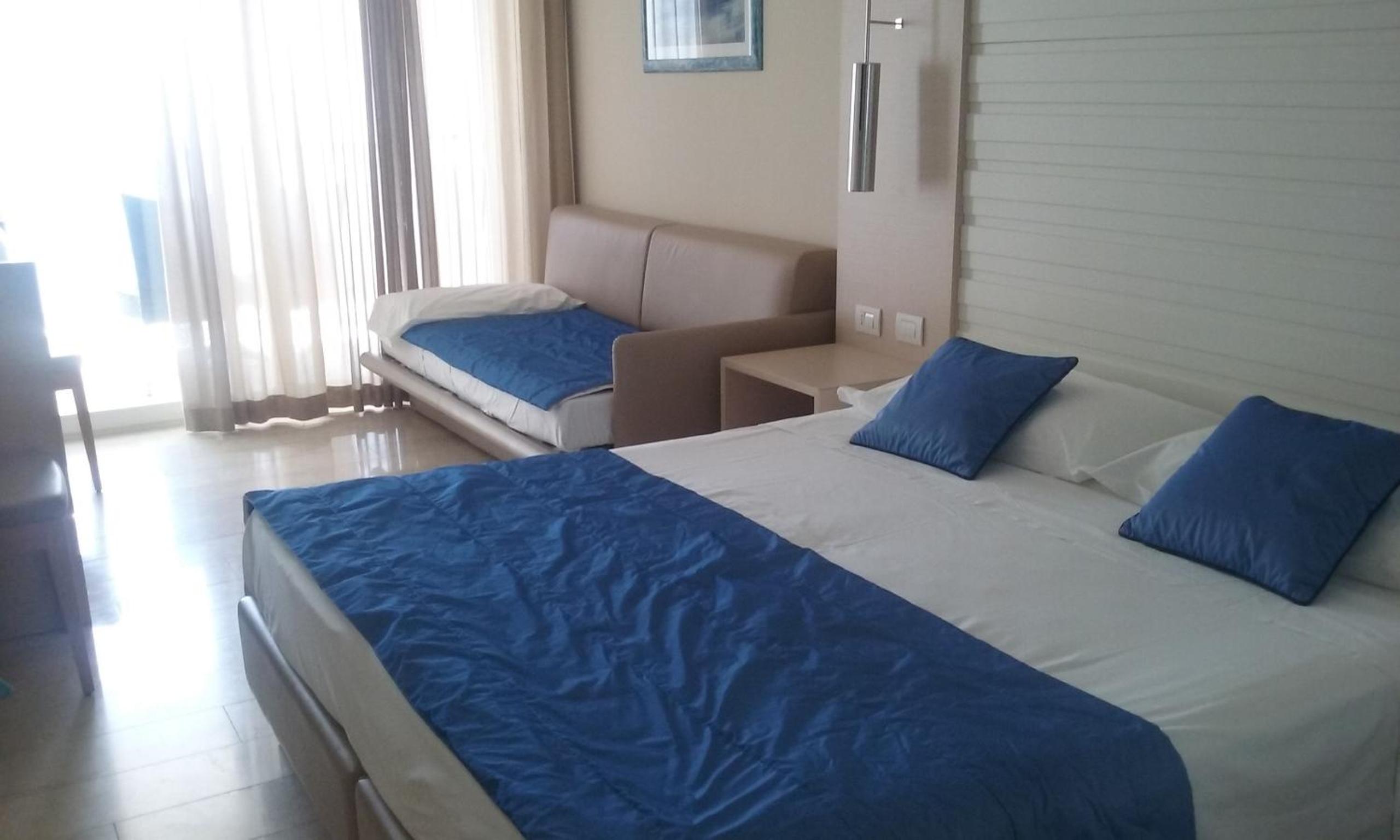Superior Suite with Sea View - Photo 4