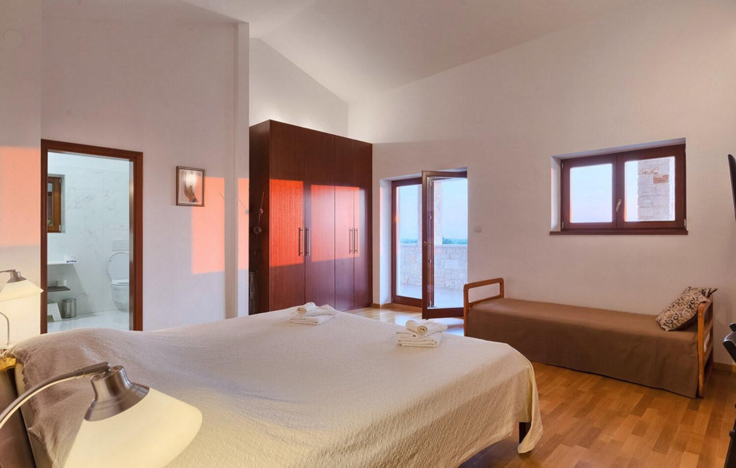 Villa photo 3